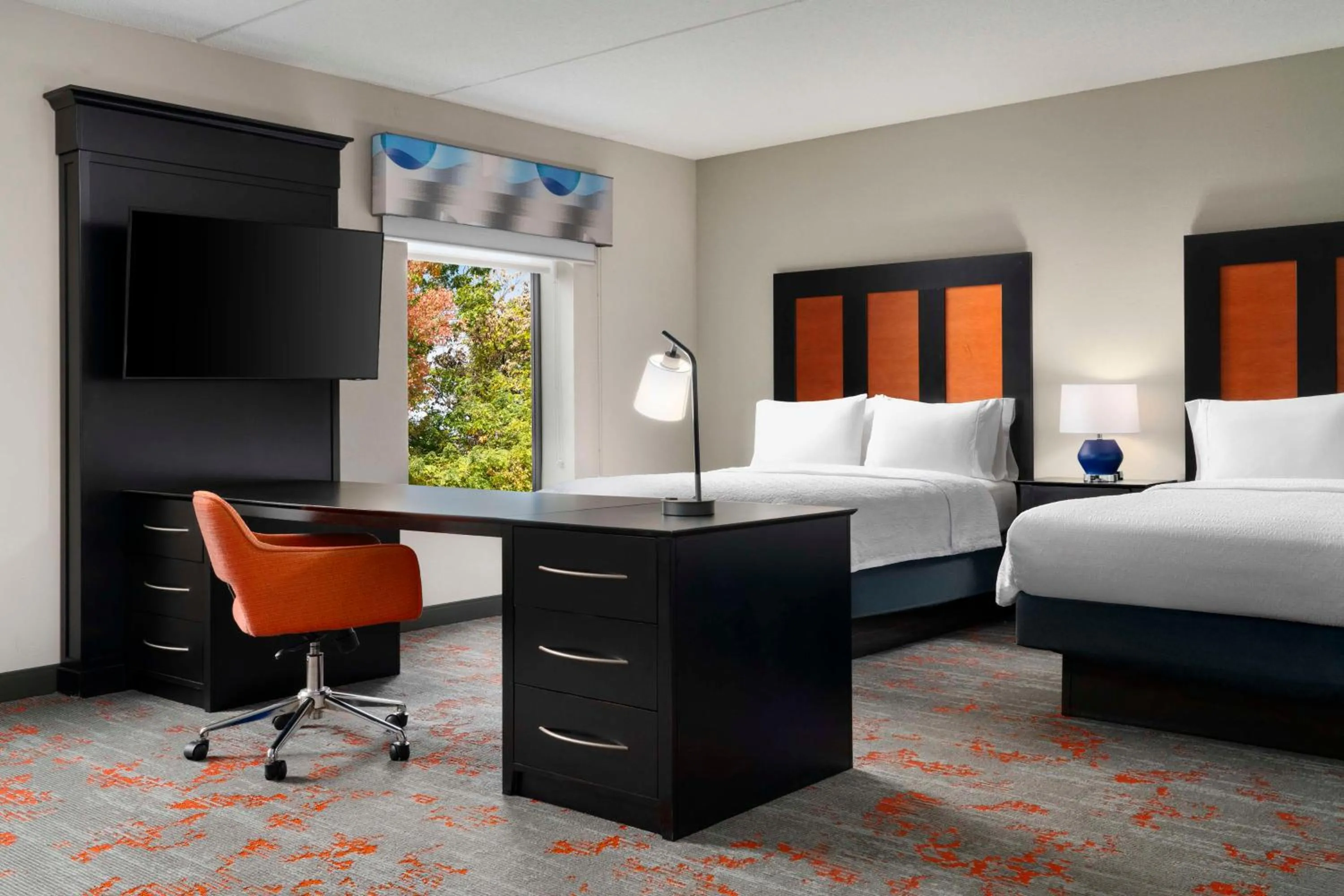 Bedroom, Bed in Hampton Inn Stafford / Quantico-Aquia