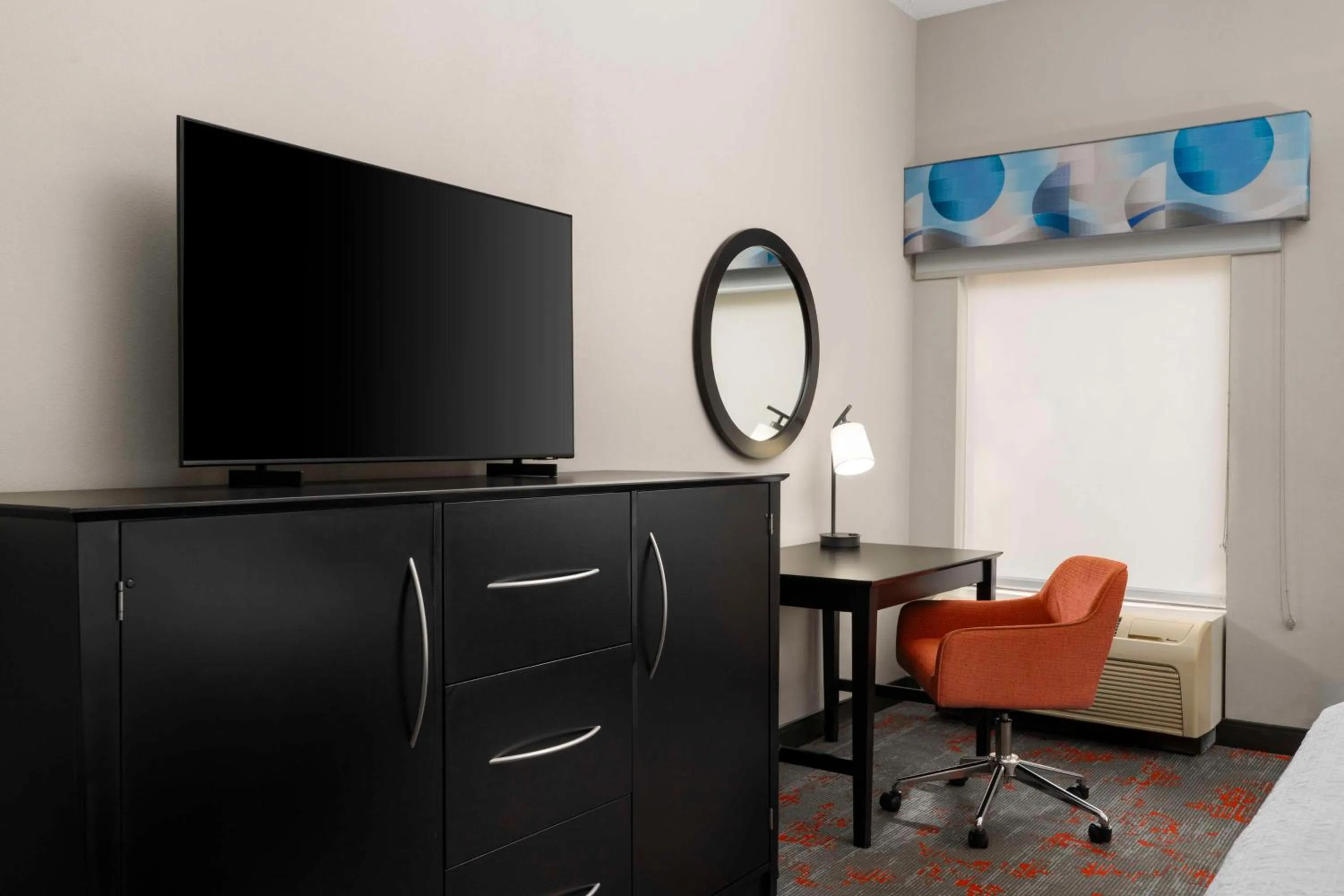 Bedroom in Hampton Inn Stafford / Quantico-Aquia