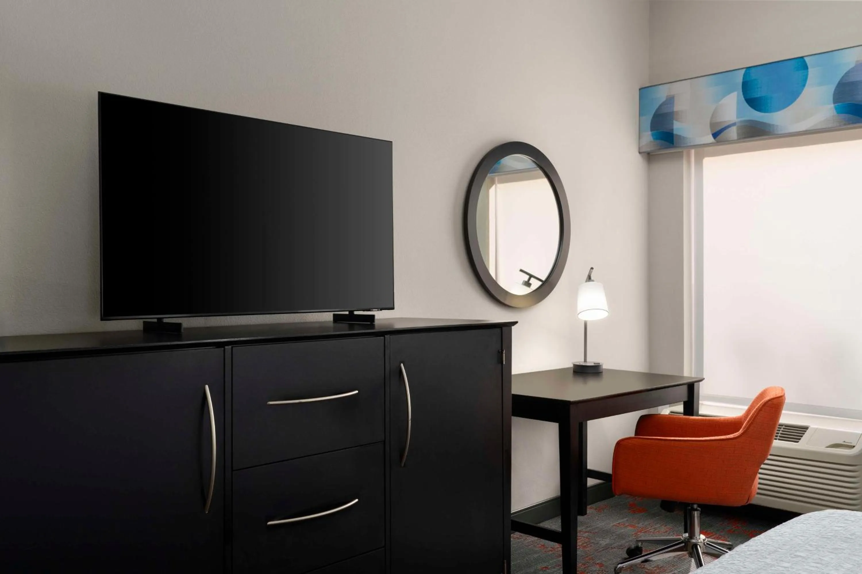 Bedroom in Hampton Inn Stafford / Quantico-Aquia