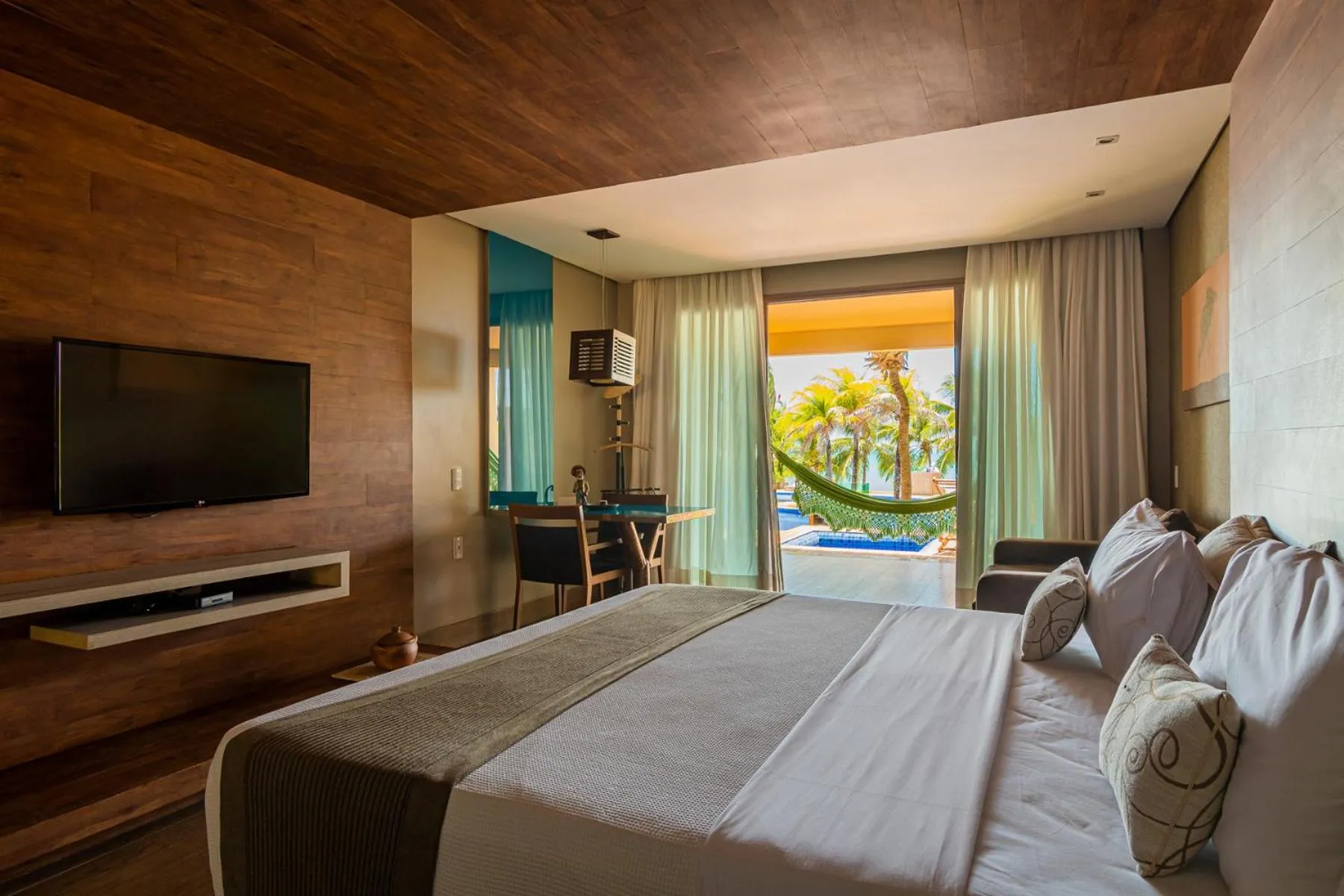 Bedroom, Bed in Carmel Charme Resort