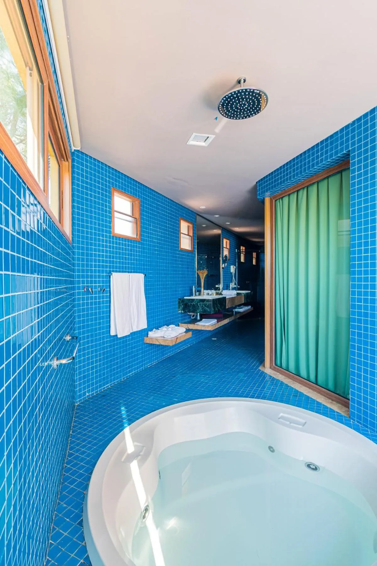 Bath in Carmel Charme Resort