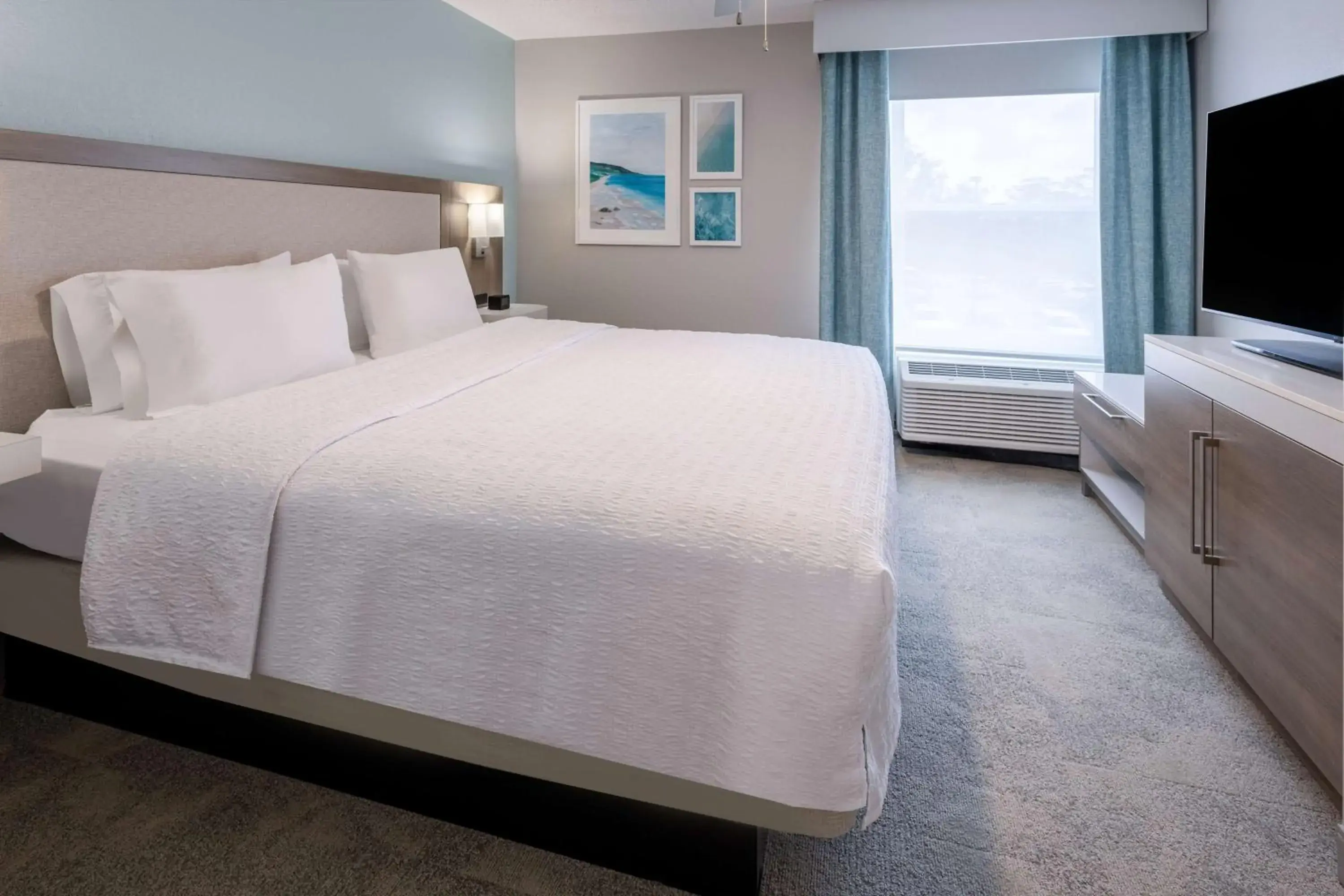 King Room with King Bed - Non-Smoking in Hampton Inn & Suites Venice Bayside South Sarasota King Room with King Bed - Non-Smoking in Hampton Inn & Suites Venice Bayside South Sarasota