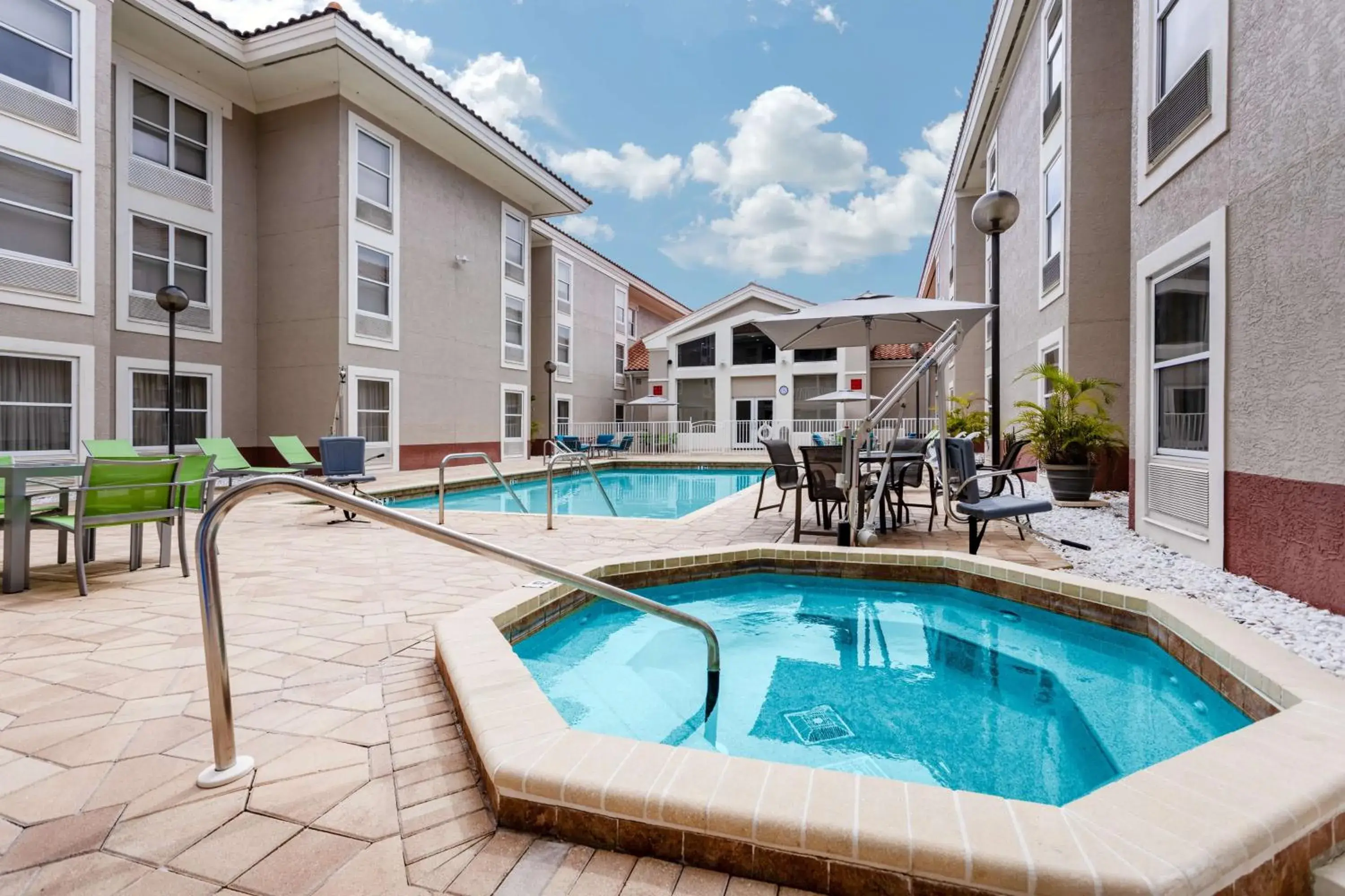 Pool view in Hampton Inn & Suites Venice Bayside South Sarasota Pool view in Hampton Inn & Suites Venice Bayside South Sarasota