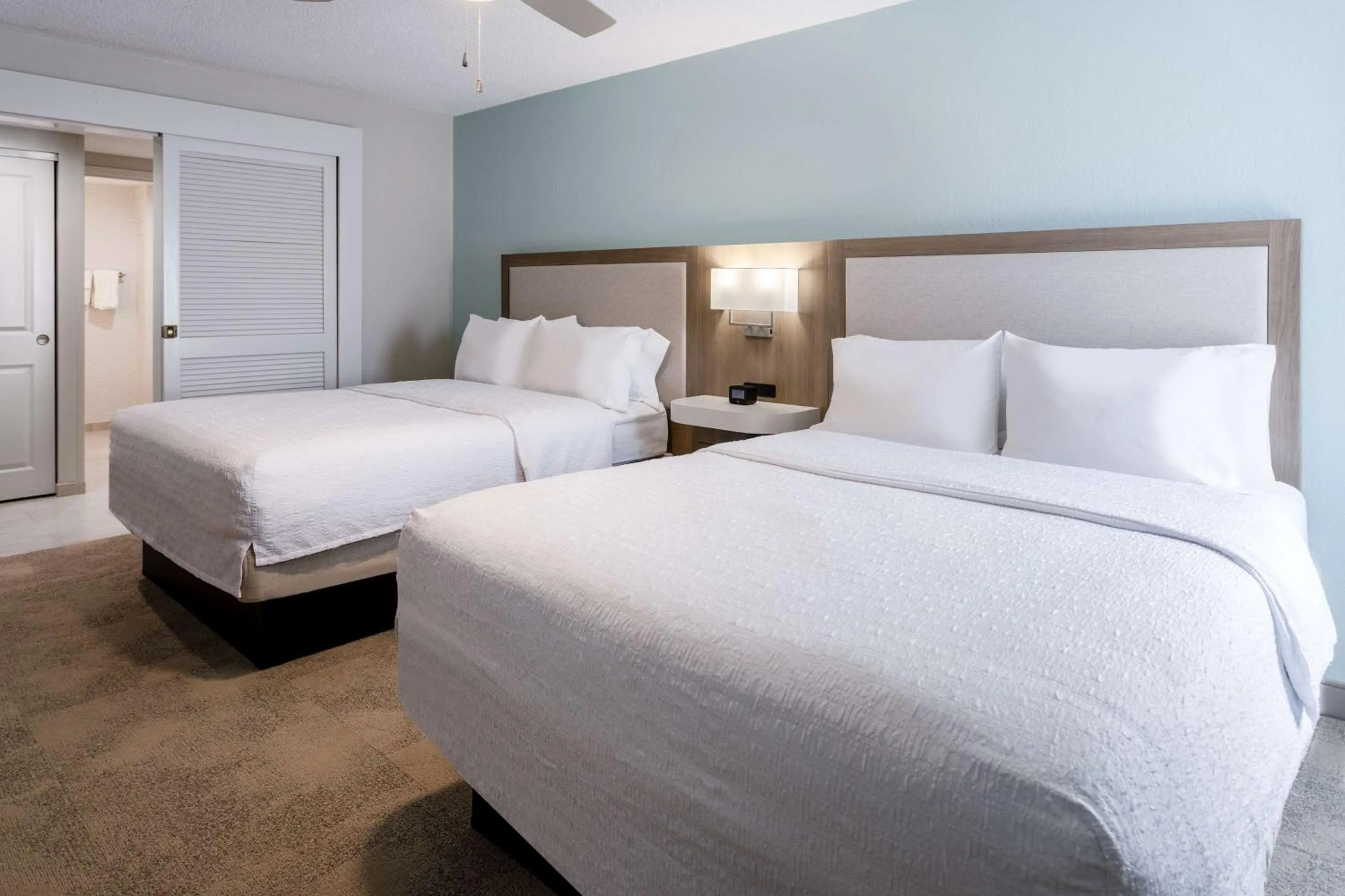 Bed in Hampton Inn & Suites Venice Bayside South Sarasota