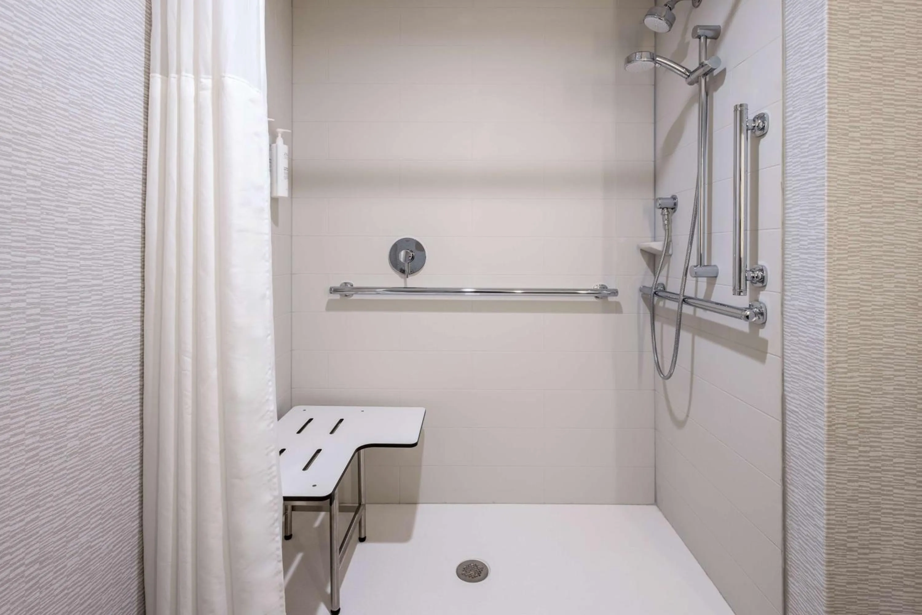 Bathroom in Hampton Inn & Suites Venice Bayside South Sarasota