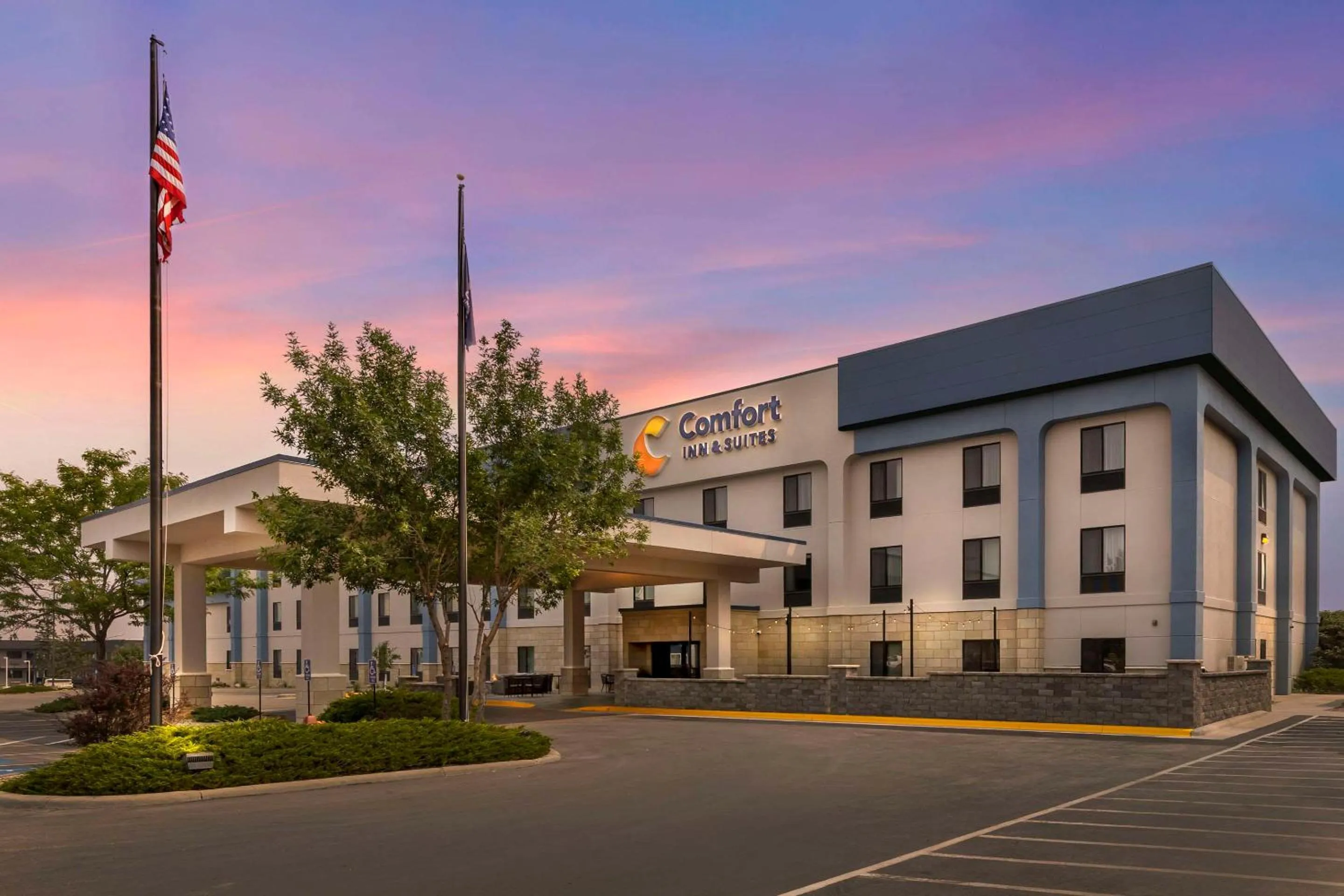 Property building in Comfort Inn & Suites Rapid City near Mt Rushmore