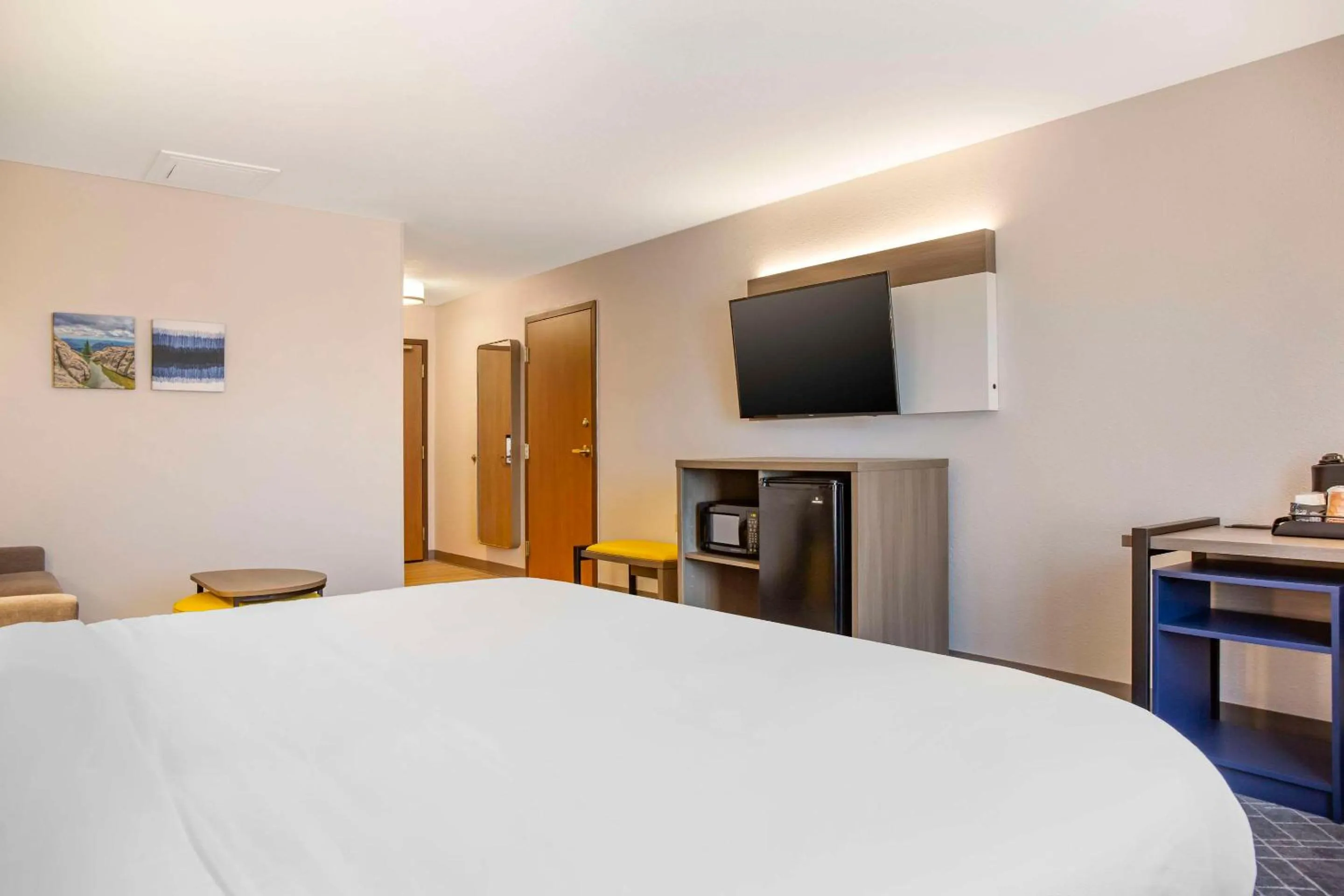 Bedroom, Bed in Comfort Inn & Suites Rapid City near Mt Rushmore