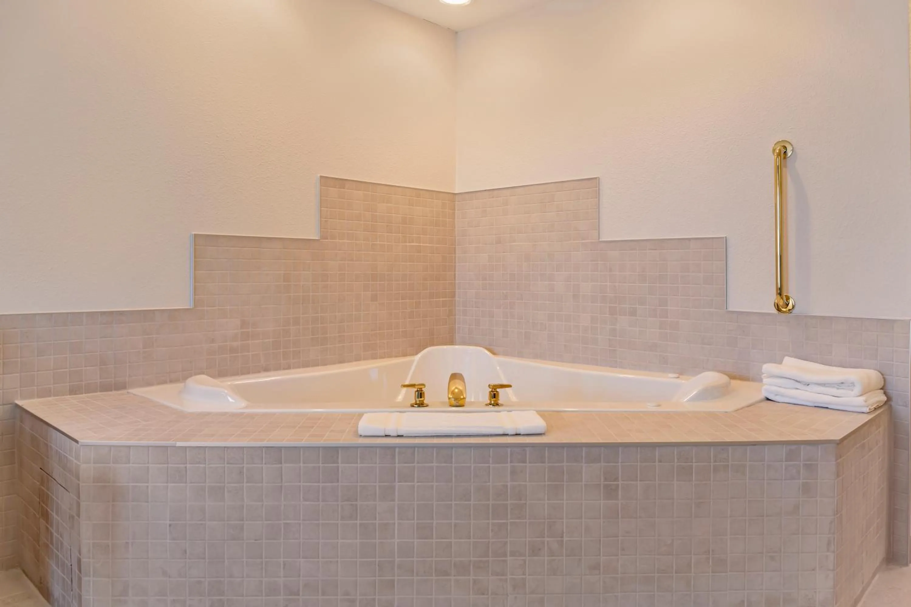 Bathroom in Comfort Inn & Suites Rapid City near Mt Rushmore