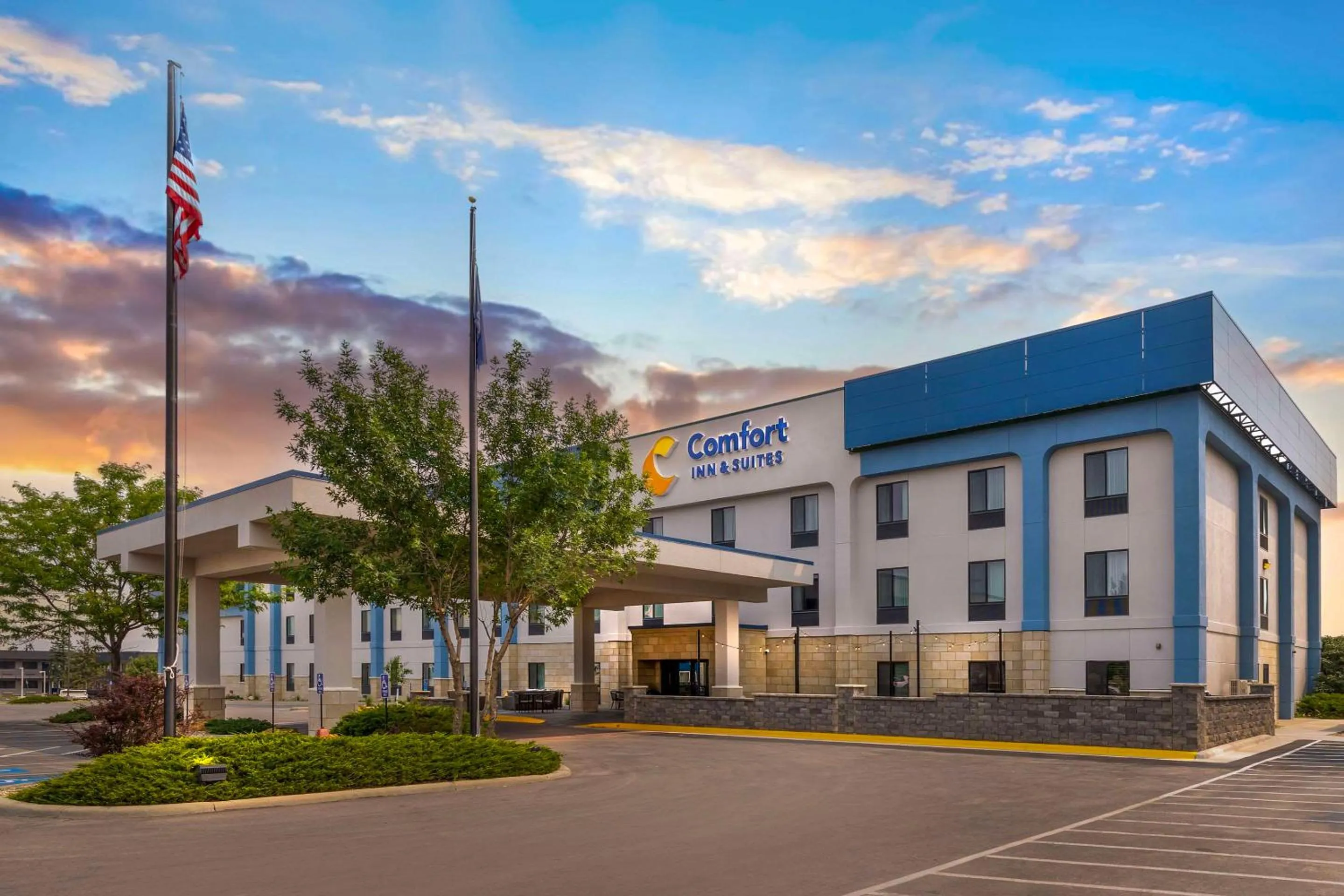 Property building in Comfort Inn & Suites Rapid City near Mt Rushmore