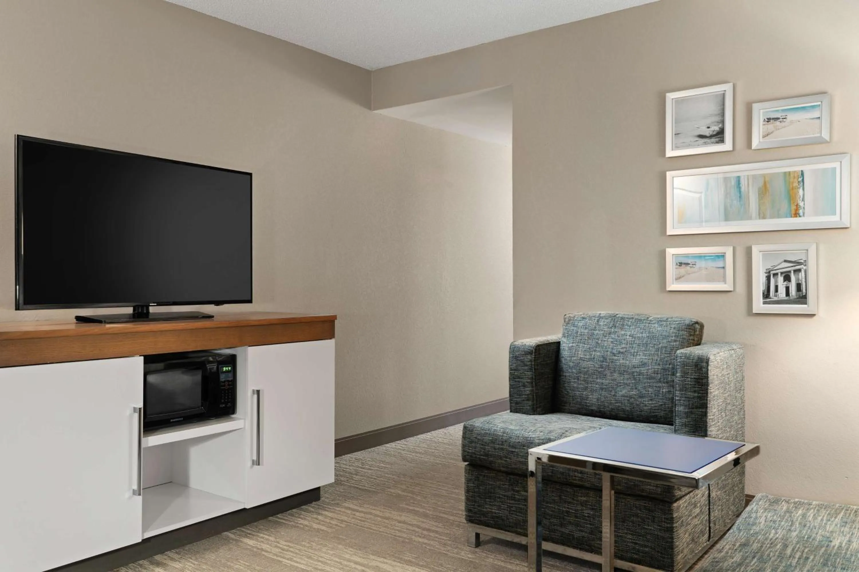 Photo of the whole room in Hampton Inn South Kingstown - Newport Area