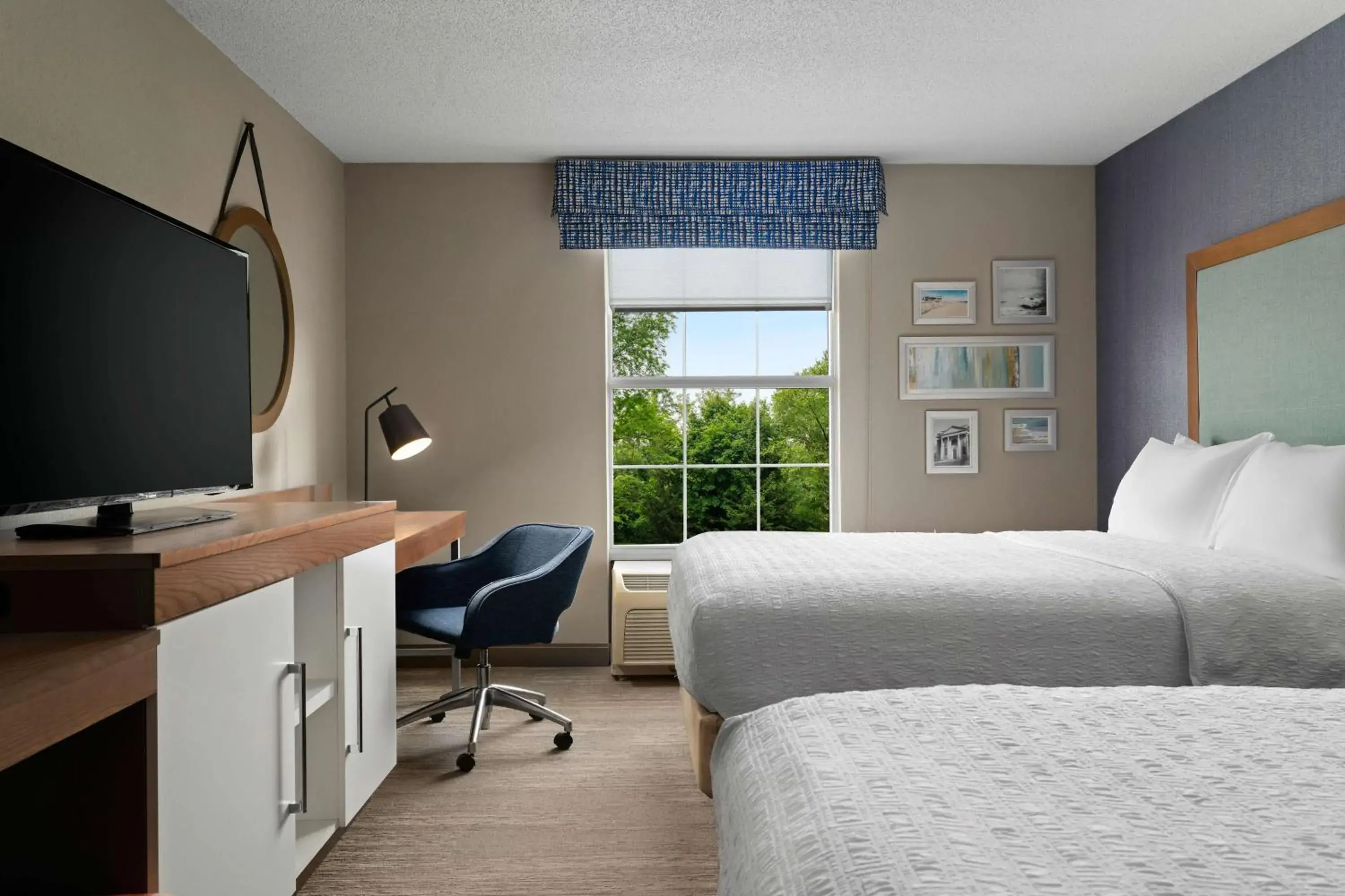 Room with Two Queen Beds - Non-Smoking in Hampton Inn South Kingstown - Newport Area Room with Two Queen Beds - Non-Smoking in Hampton Inn South Kingstown - Newport Area