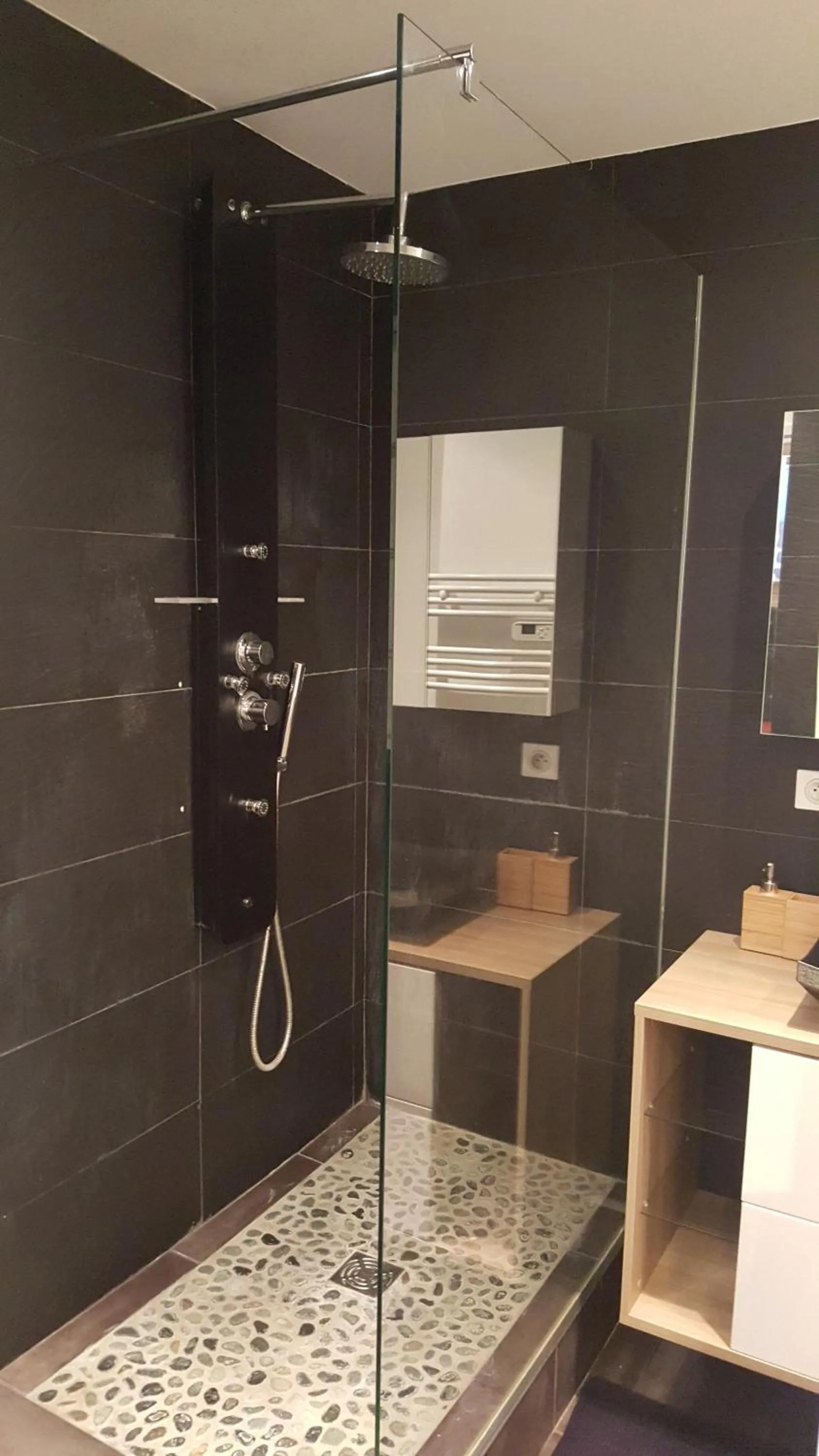 Bathroom in Le Marnois-Centre Ville