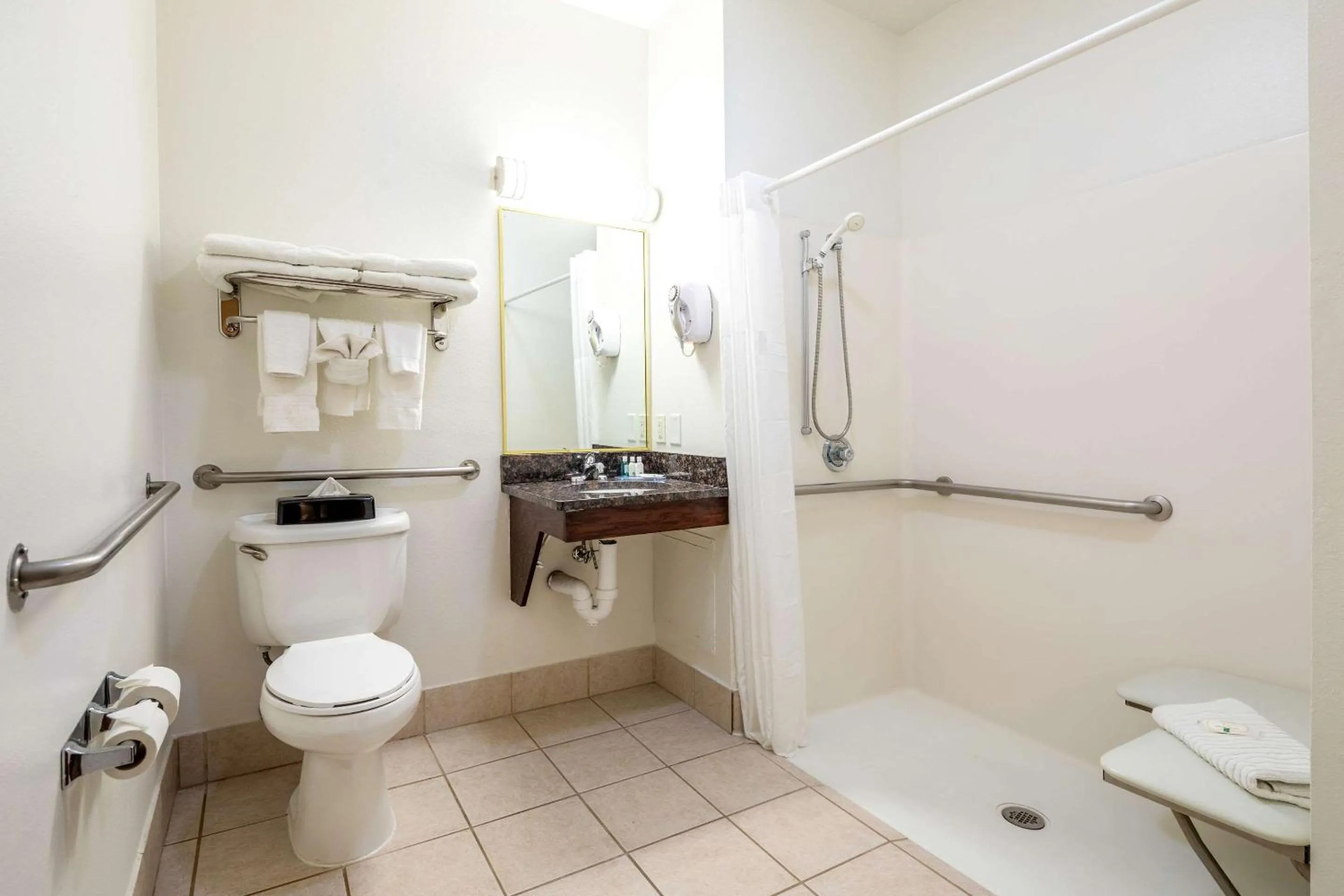 Bathroom in Quality Inn Keystone near Mount Rushmore