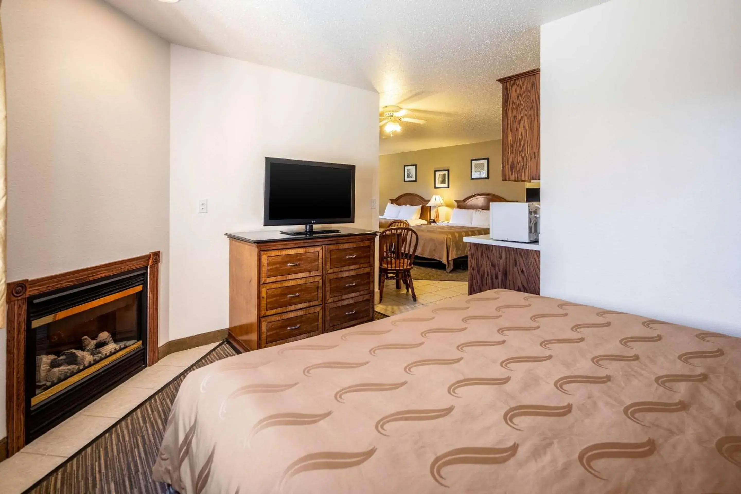 Photo of the whole room, Bed in Quality Inn Keystone near Mount Rushmore Photo of the whole room, Bed in Quality Inn Keystone near Mount Rushmore