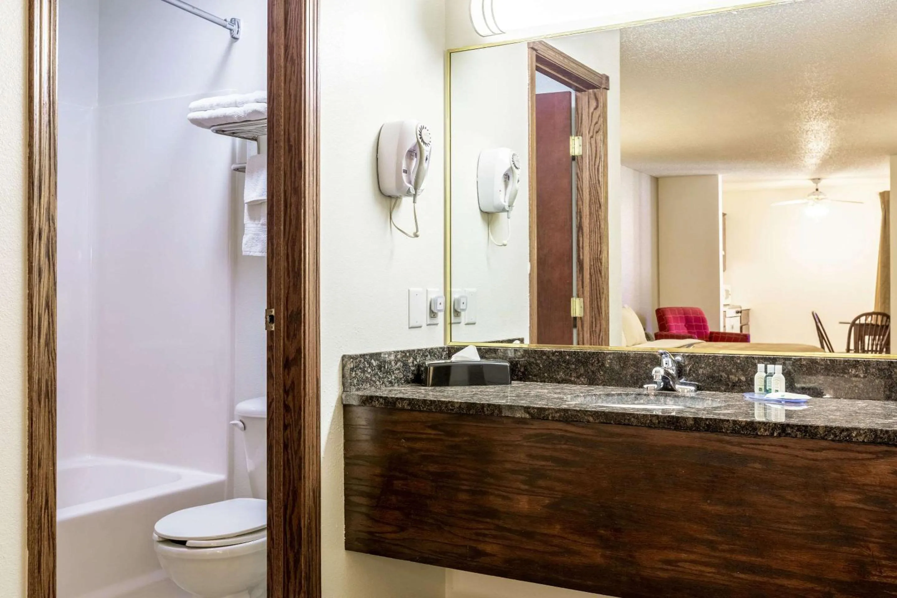 Bathroom in Quality Inn Keystone near Mount Rushmore