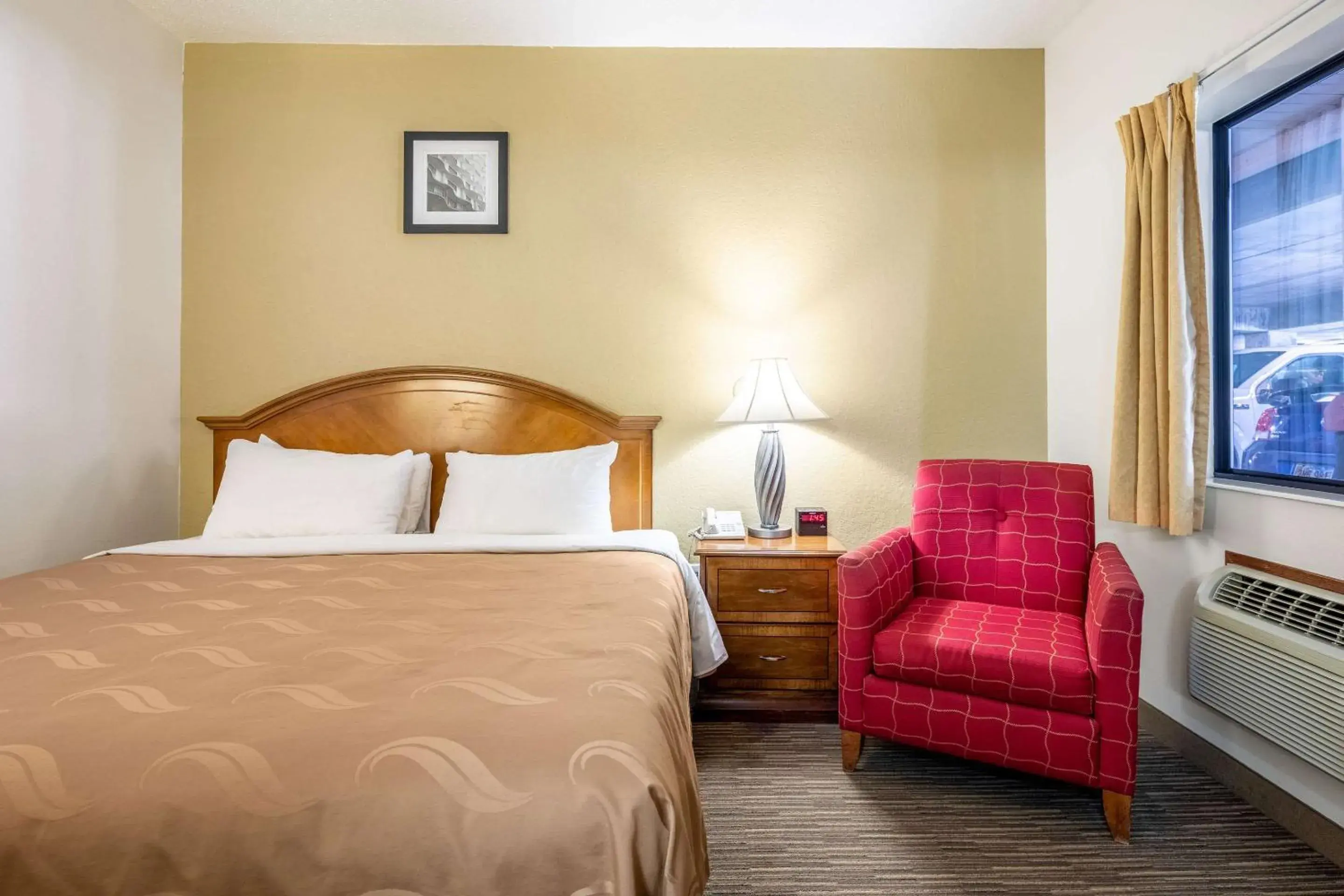 Photo of the whole room, Bed in Quality Inn Keystone near Mount Rushmore Photo of the whole room, Bed in Quality Inn Keystone near Mount Rushmore