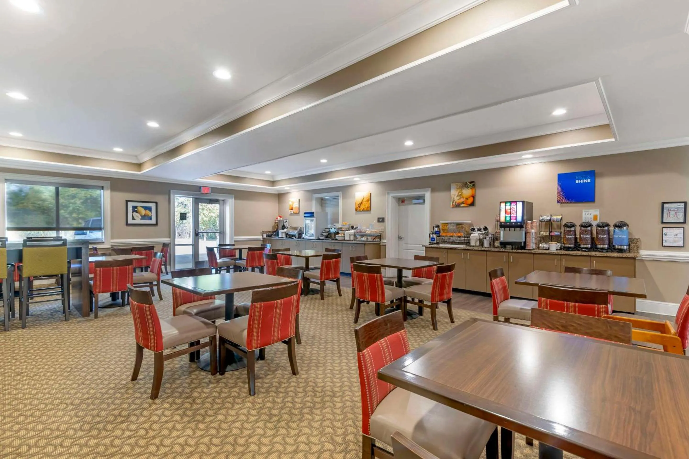 Breakfast in Comfort Inn & Suites