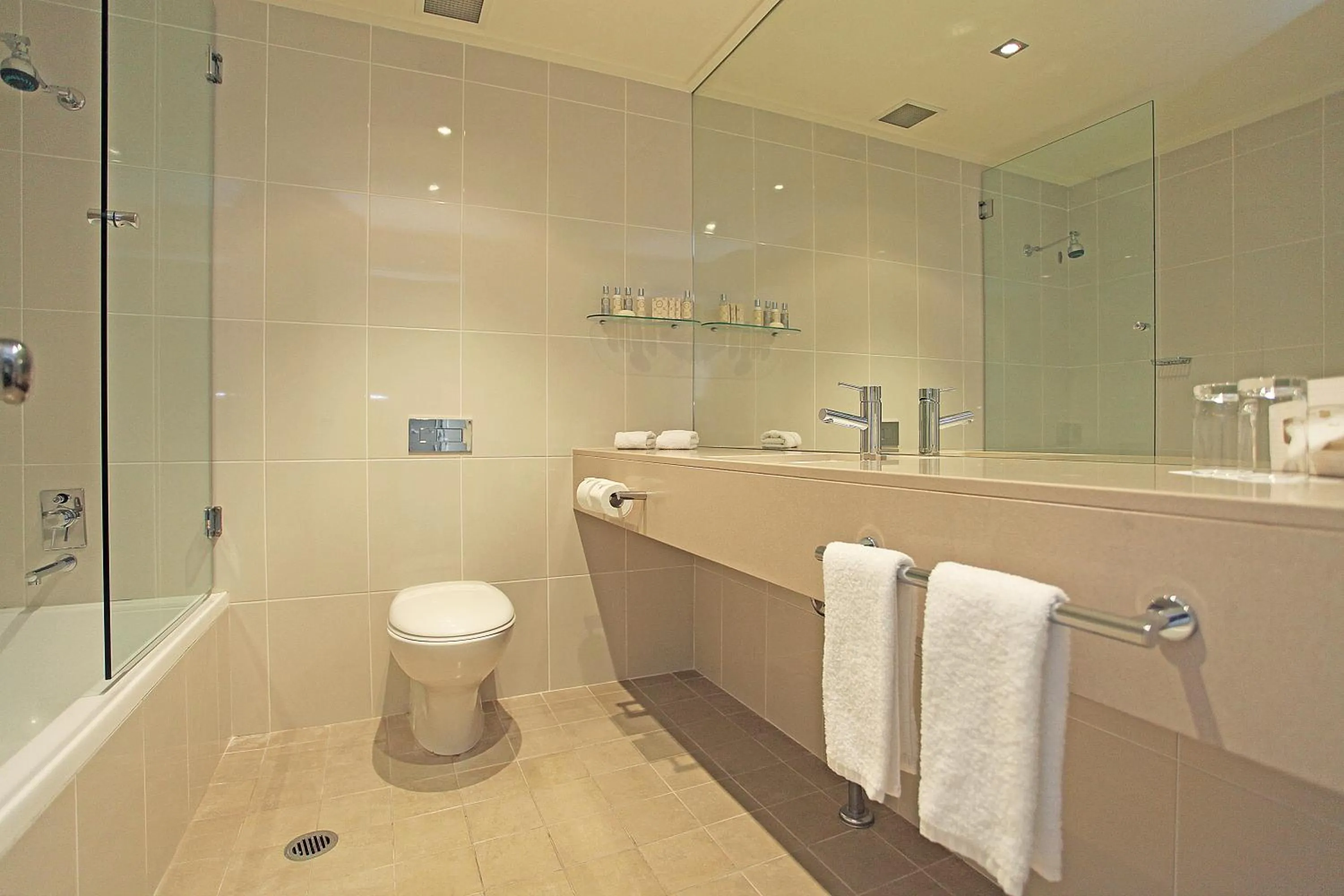 Bathroom in Fairmont Resort Blue Mountains MGallery Collection