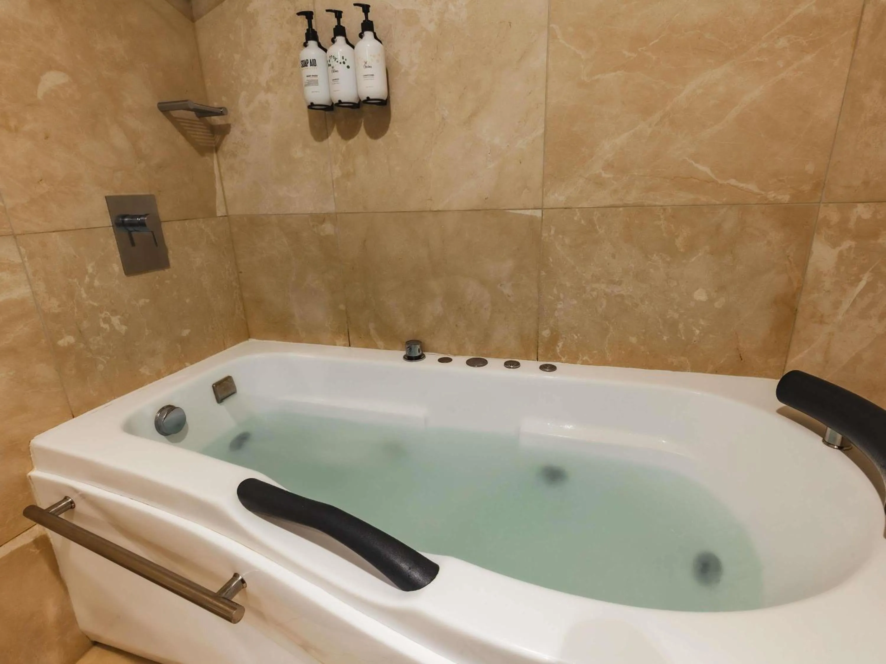 Bedroom in Fairmont Resort Blue Mountains MGallery Collection