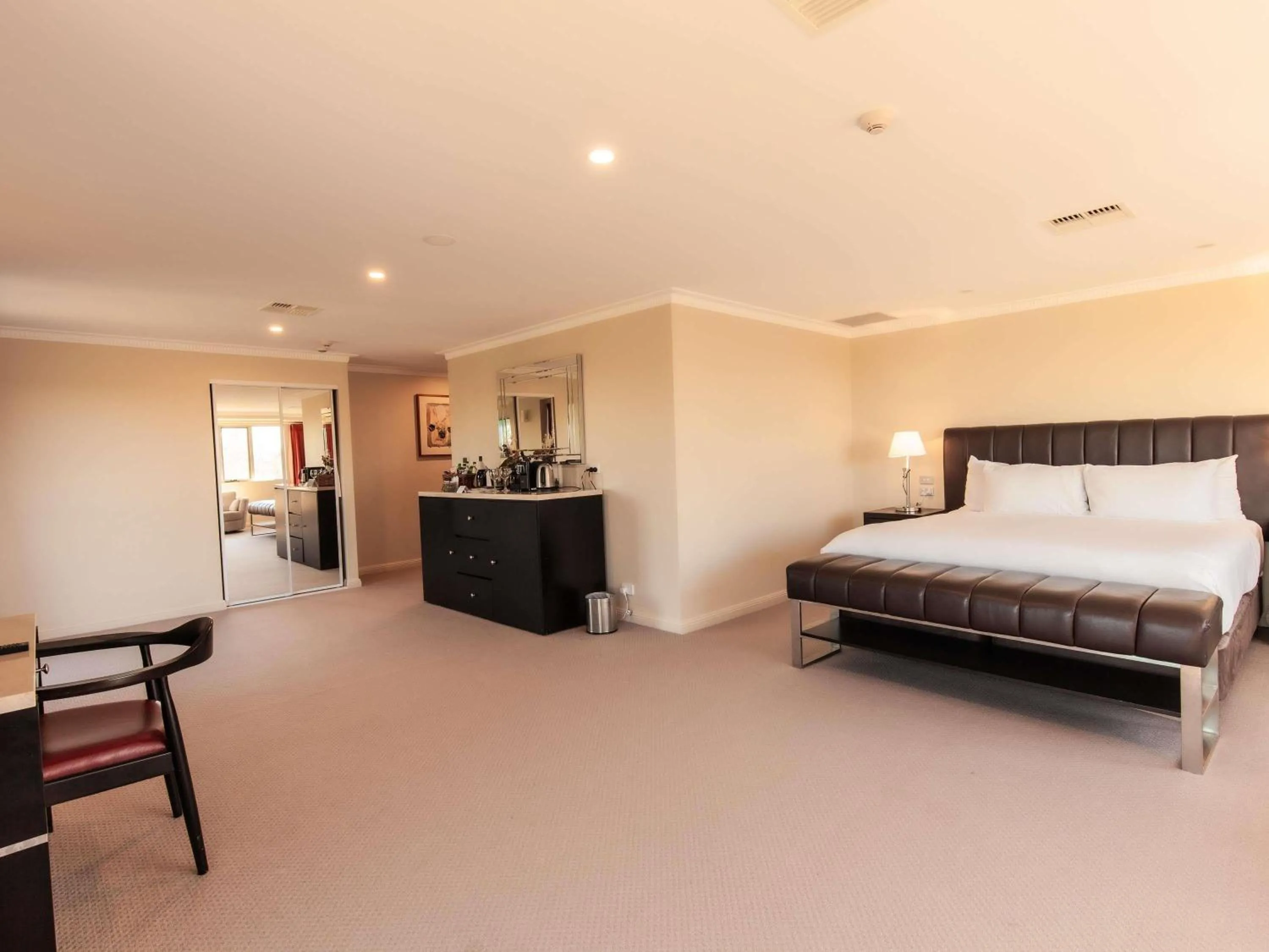 Bedroom, Bed in Fairmont Resort Blue Mountains MGallery Collection