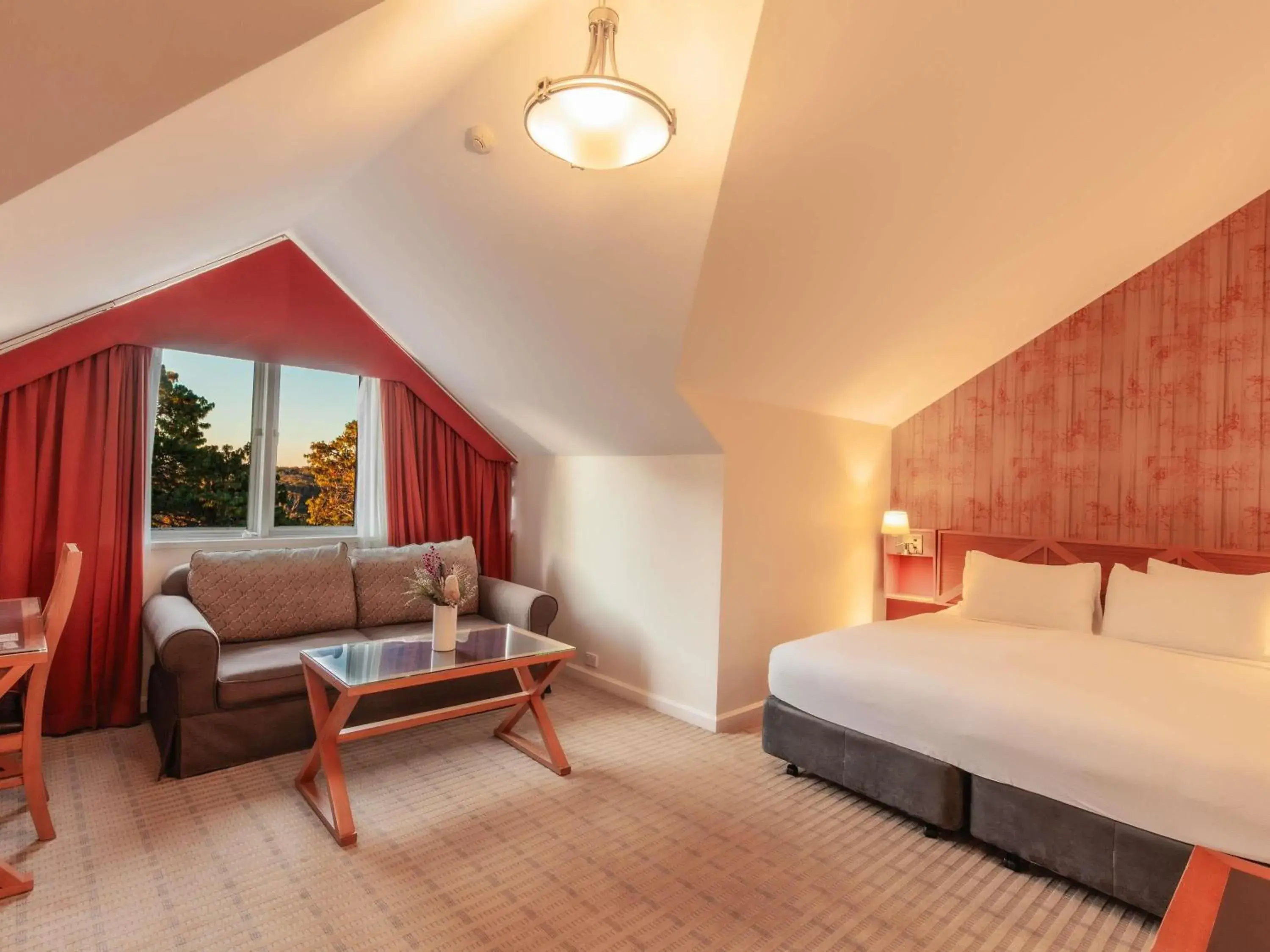 Deluxe King Room with Spa Bath in Fairmont Resort Blue Mountains MGallery Collection Deluxe King Room with Spa Bath in Fairmont Resort Blue Mountains MGallery Collection