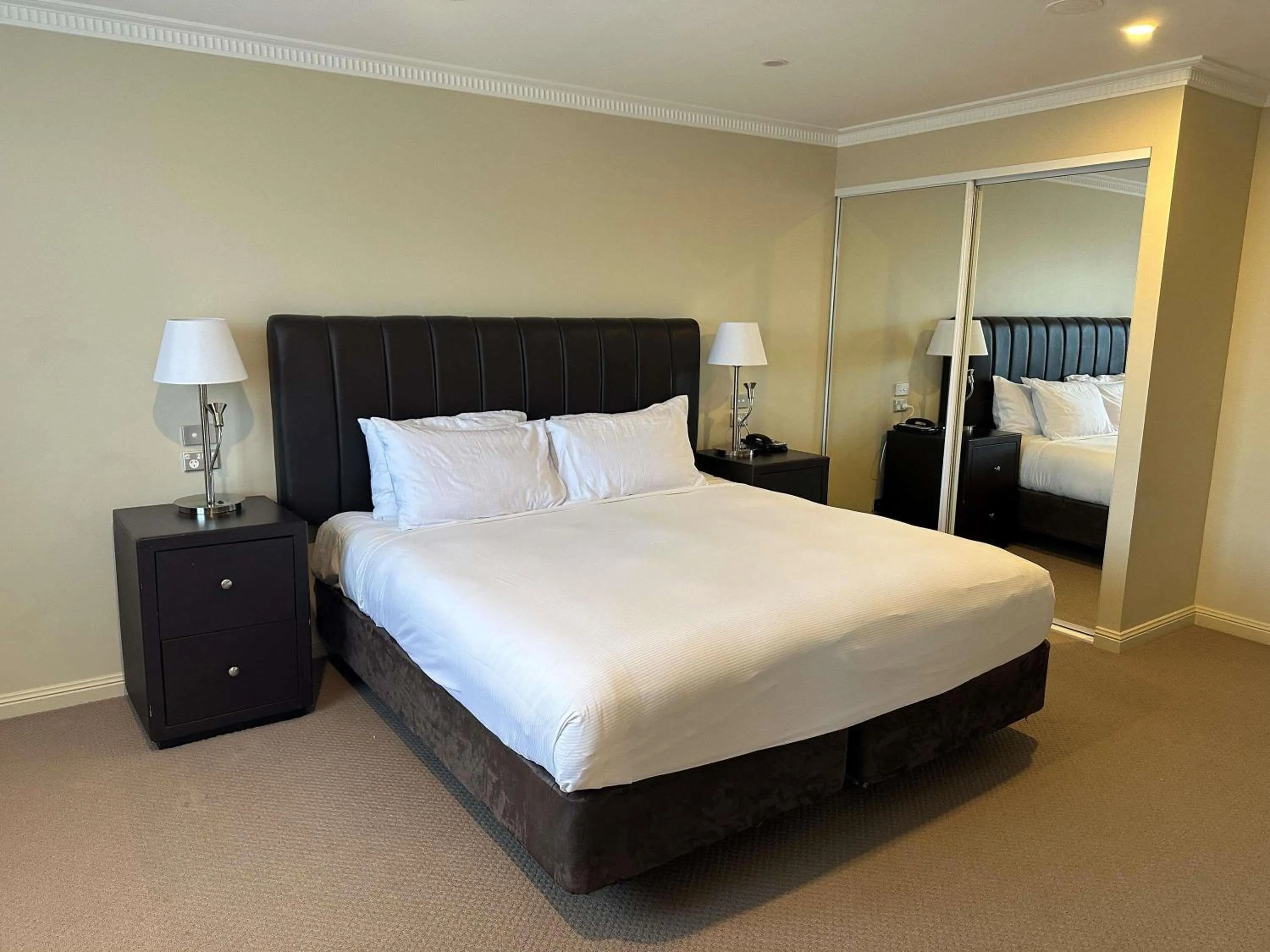 Bedroom, Bed in Fairmont Resort Blue Mountains MGallery Collection