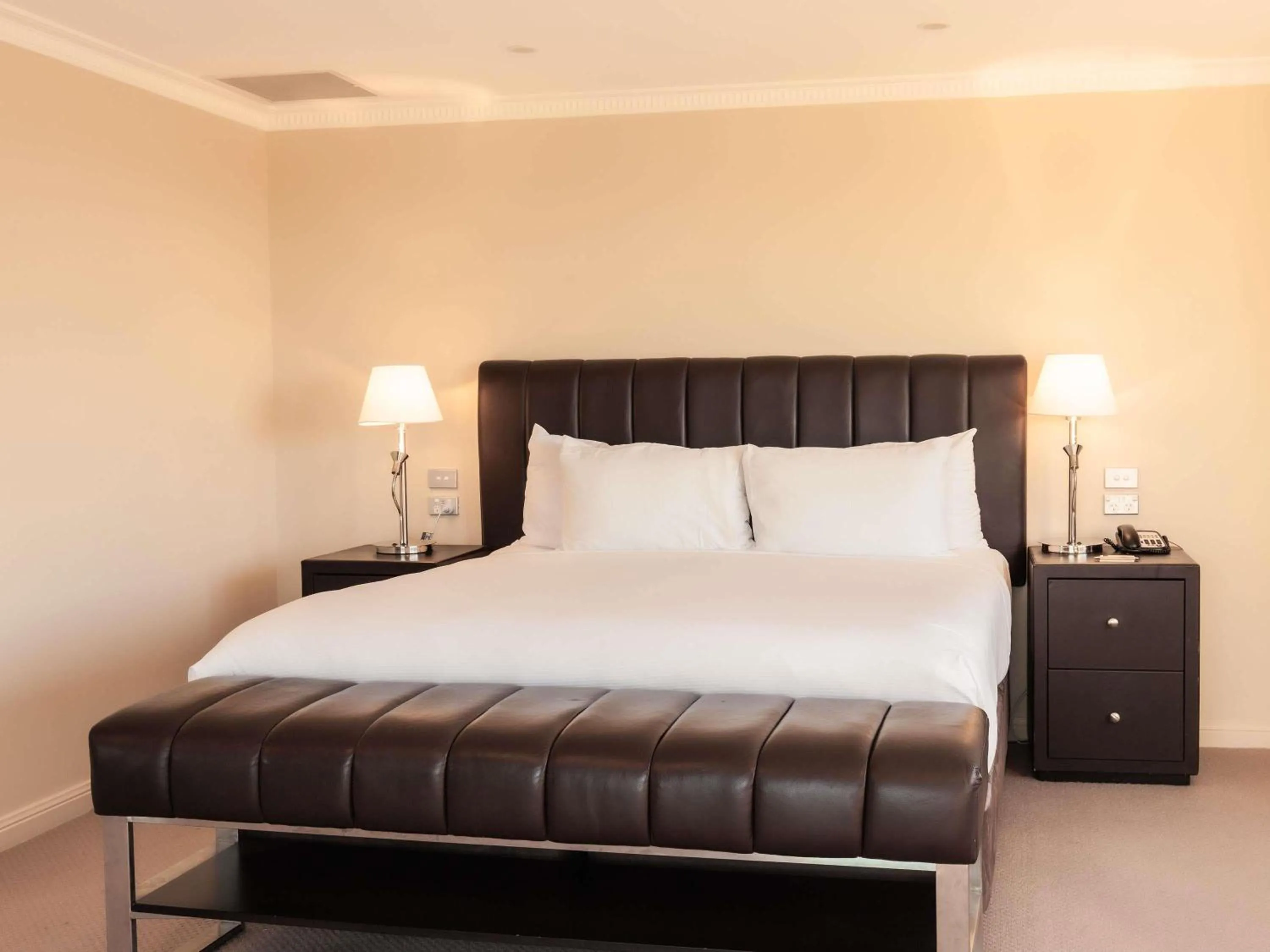 Bedroom, Bed in Fairmont Resort Blue Mountains MGallery Collection