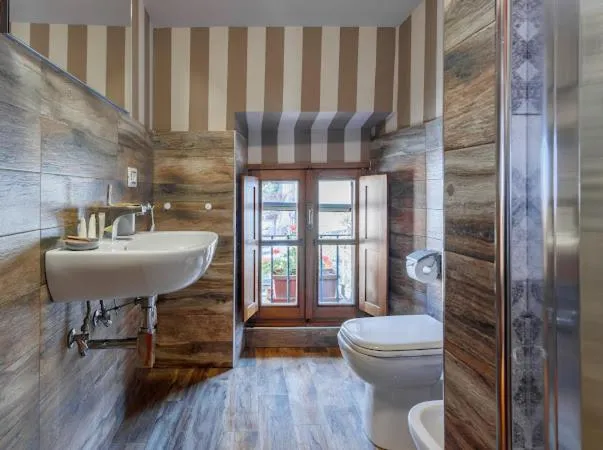 Shower in B&B Locanda Cistercense
