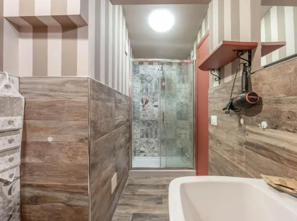 Shower in B&B Locanda Cistercense