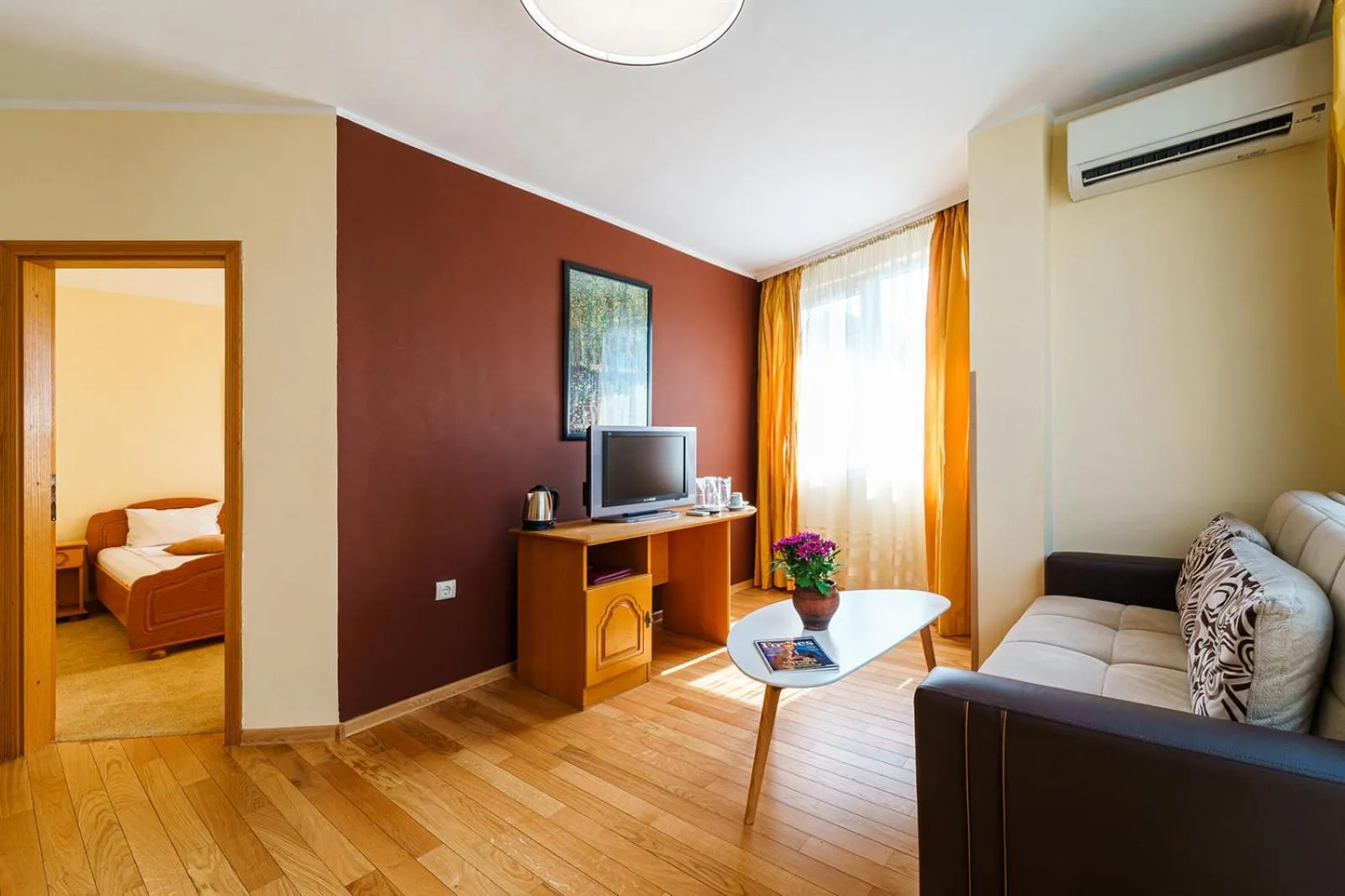 TV and multimedia in Hotel Avion - Self check in