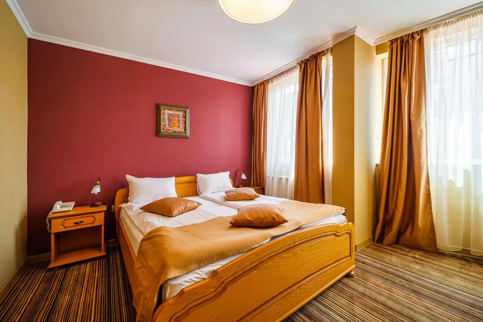 Photo of the whole room, Bed in Hotel Avion - Self check in