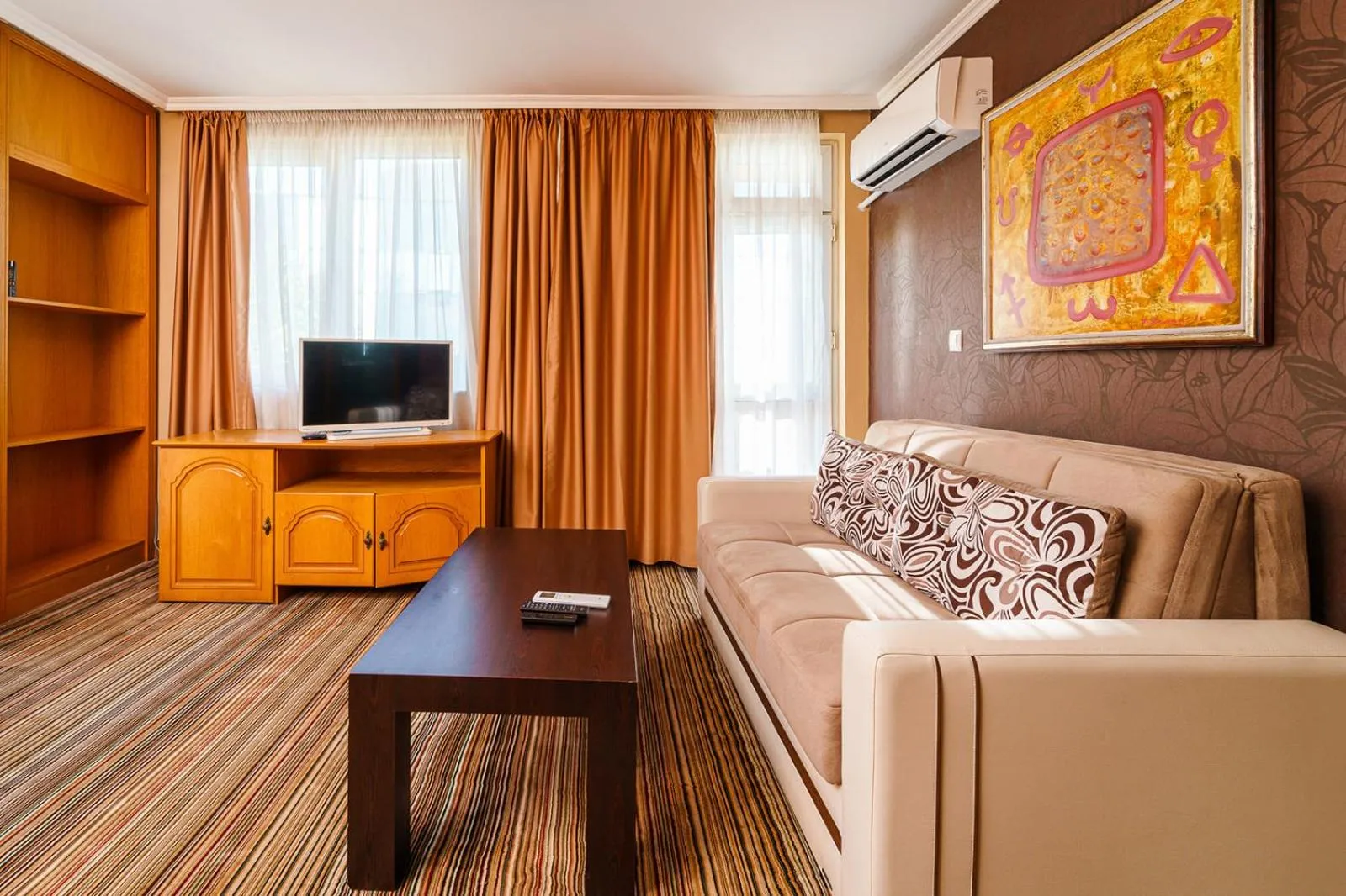 TV and multimedia in Hotel Avion - Self check in