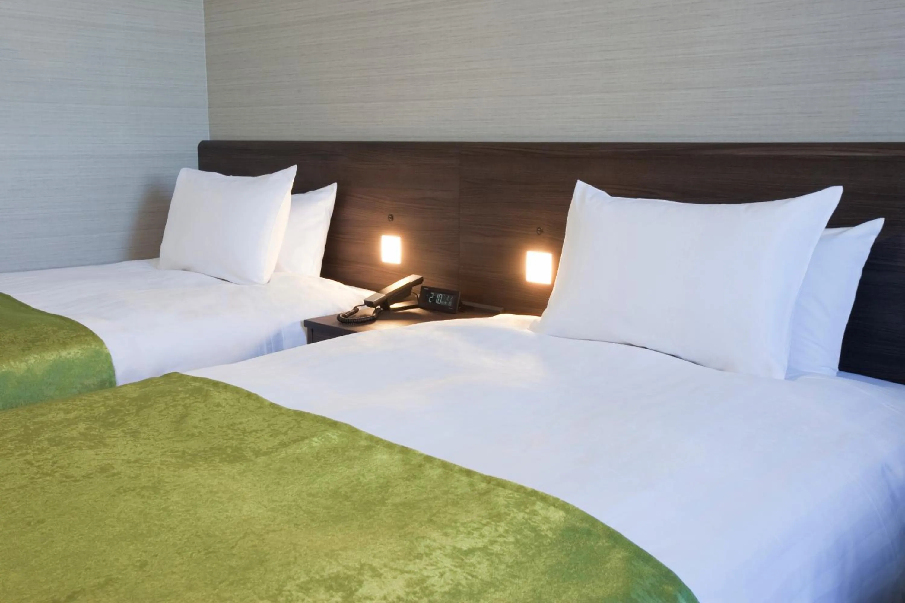 Photo of the whole room in Hotel Mielparque Yokohama