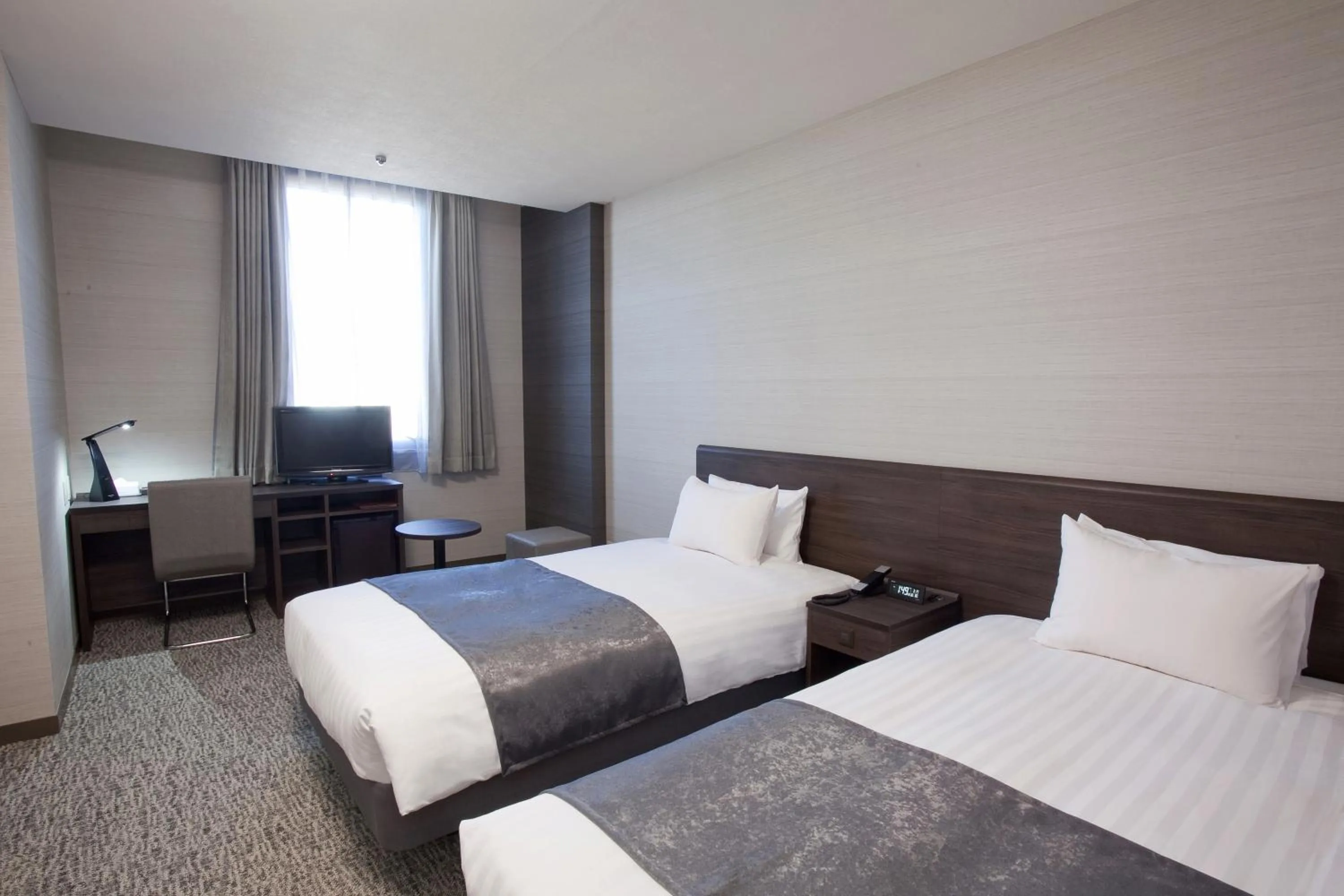 Photo of the whole room in Hotel Mielparque Yokohama