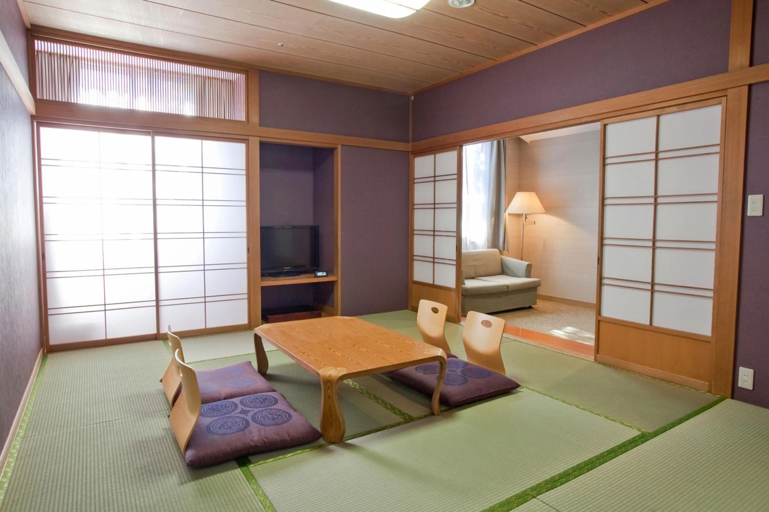 Photo of the whole room, Seating Area in Hotel Mielparque Yokohama