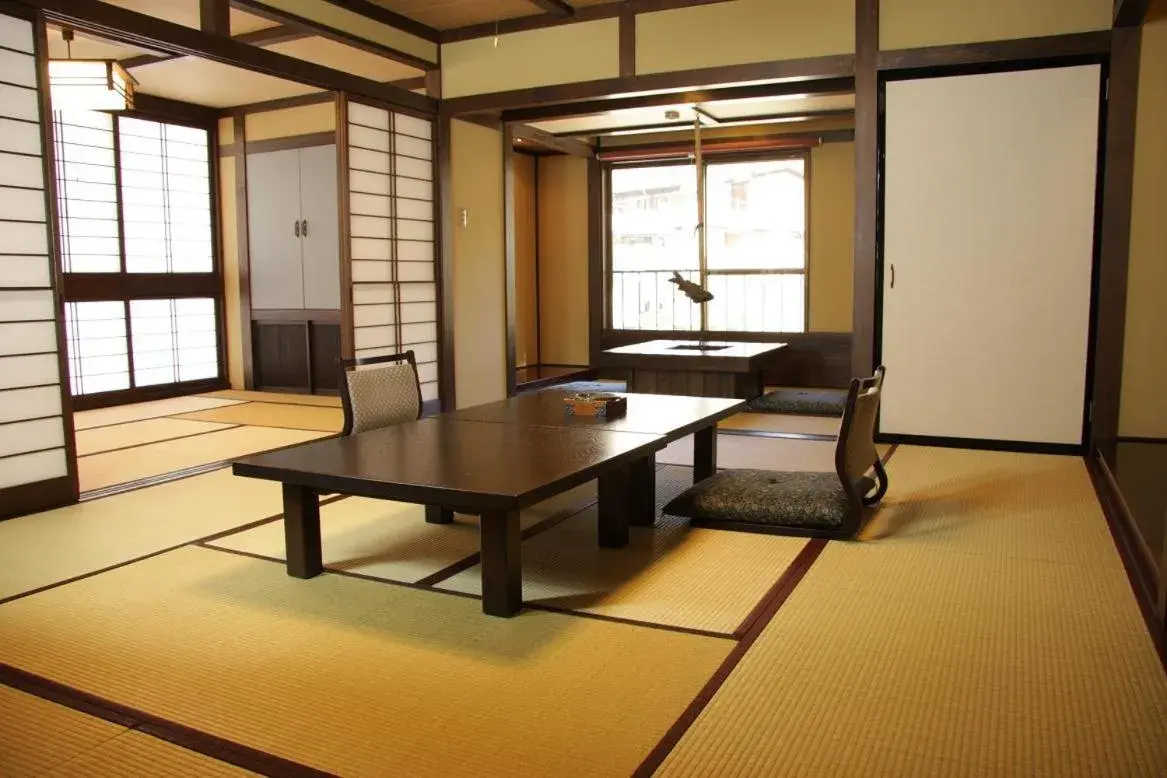 Living room in Hiratakan Living room in Hiratakan