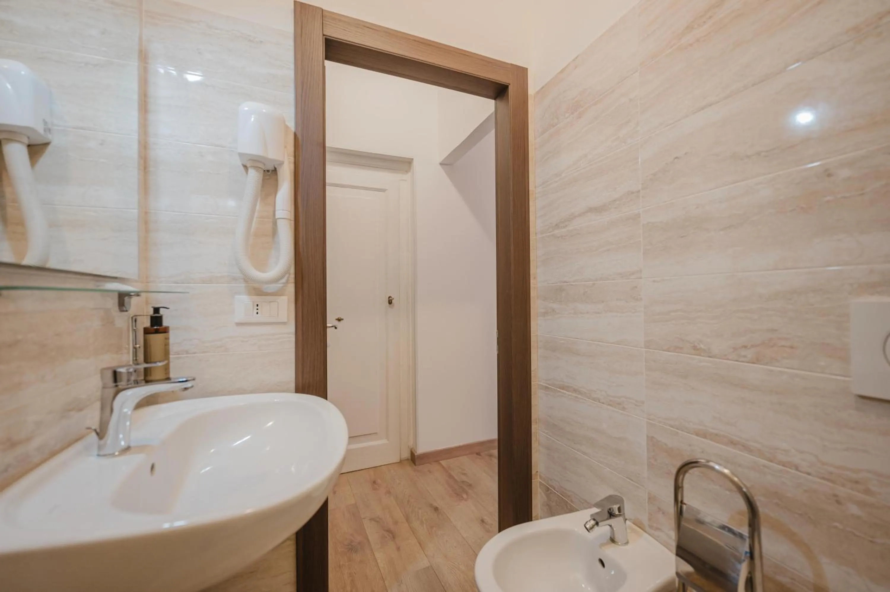 Bedroom in Rialto Suite 707