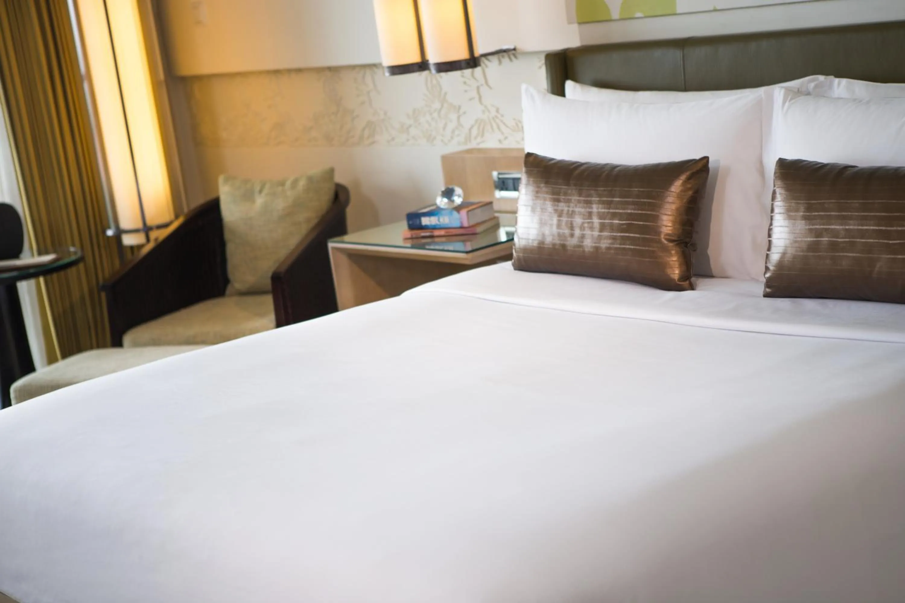 Bedroom, Bed in Renaissance Sanya Haitang Bay Resort