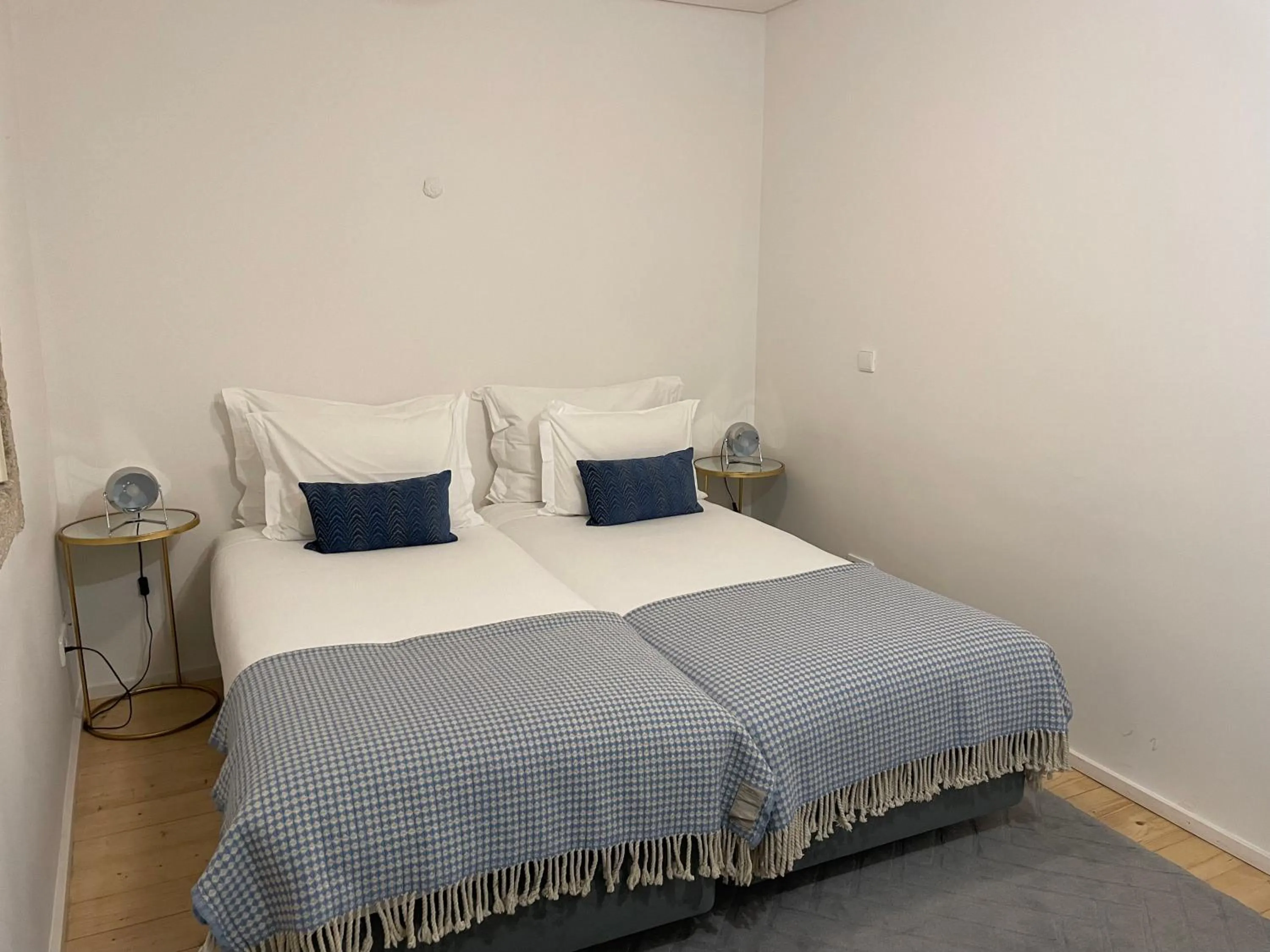 Bedroom, Bed in YOUROPO - Taipas