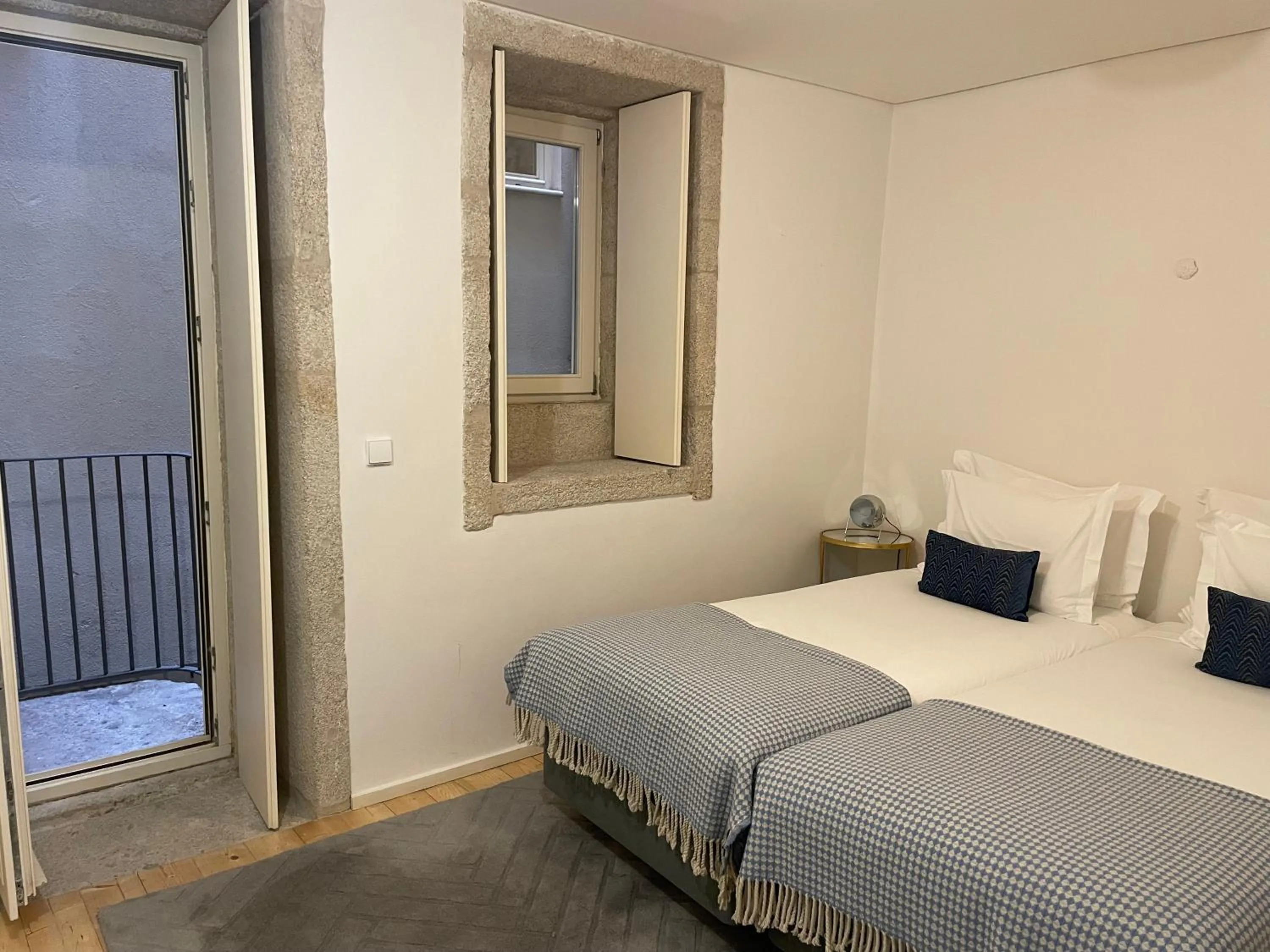 Bedroom, Bed in YOUROPO - Taipas