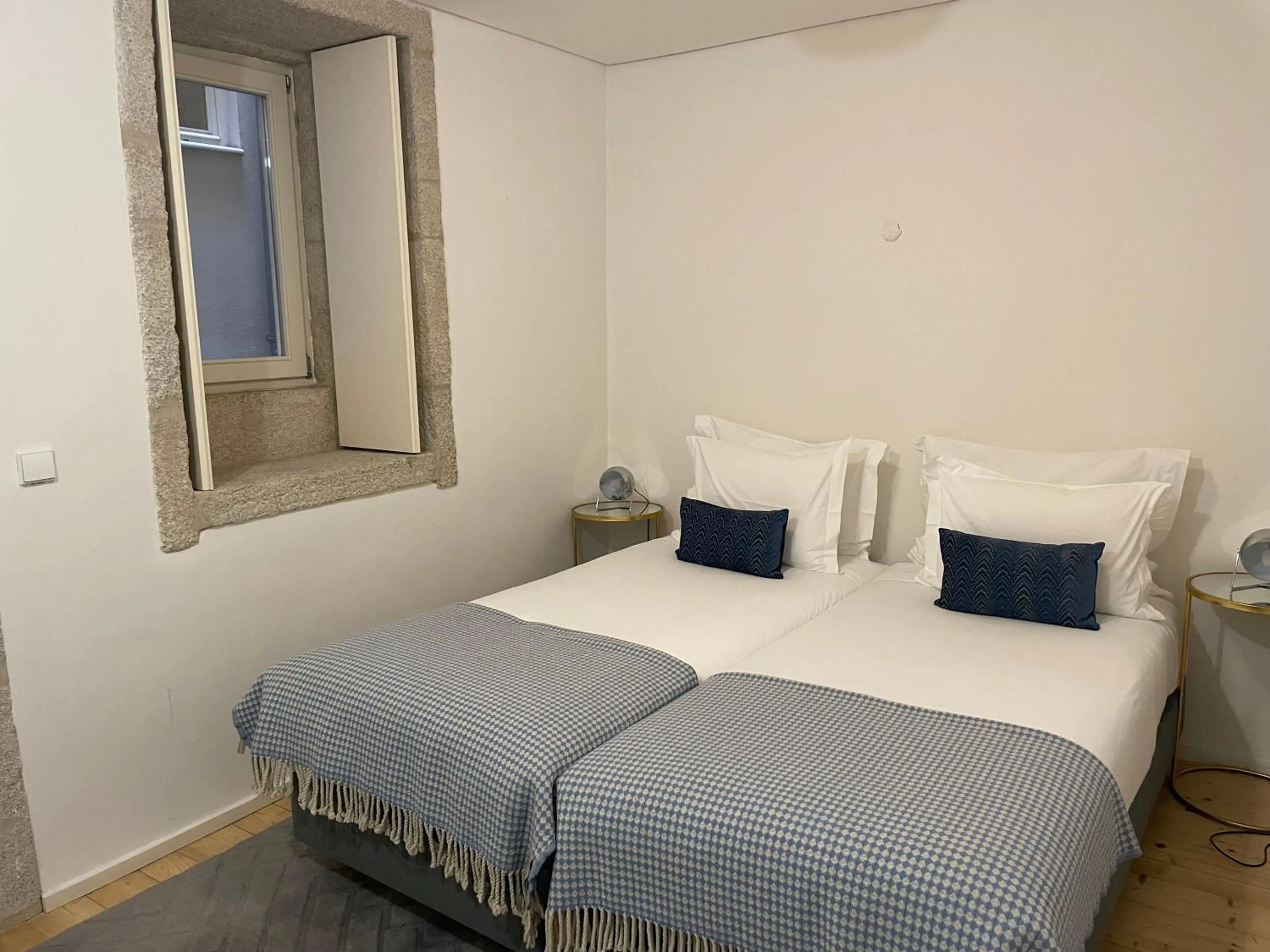 Bedroom, Bed in YOUROPO - Taipas