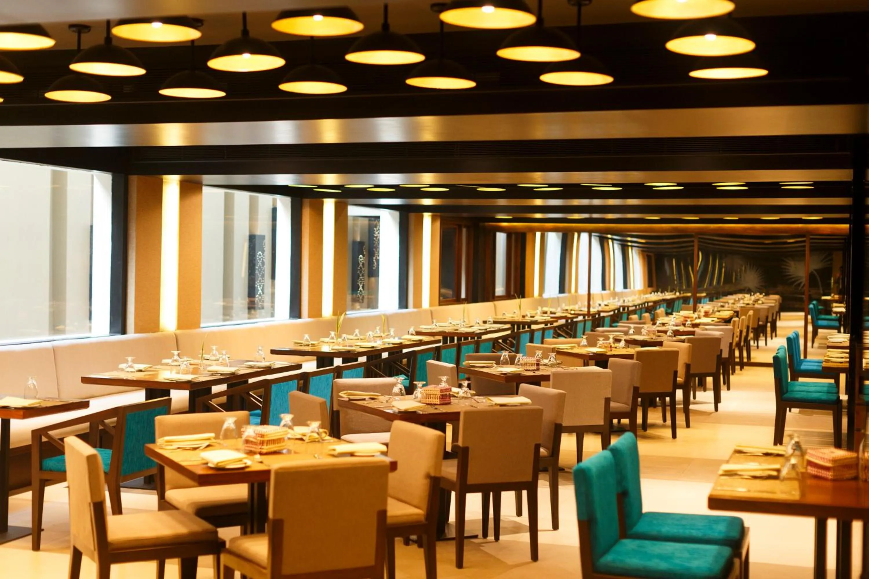 Restaurant/places to eat in Renuka City Hotel