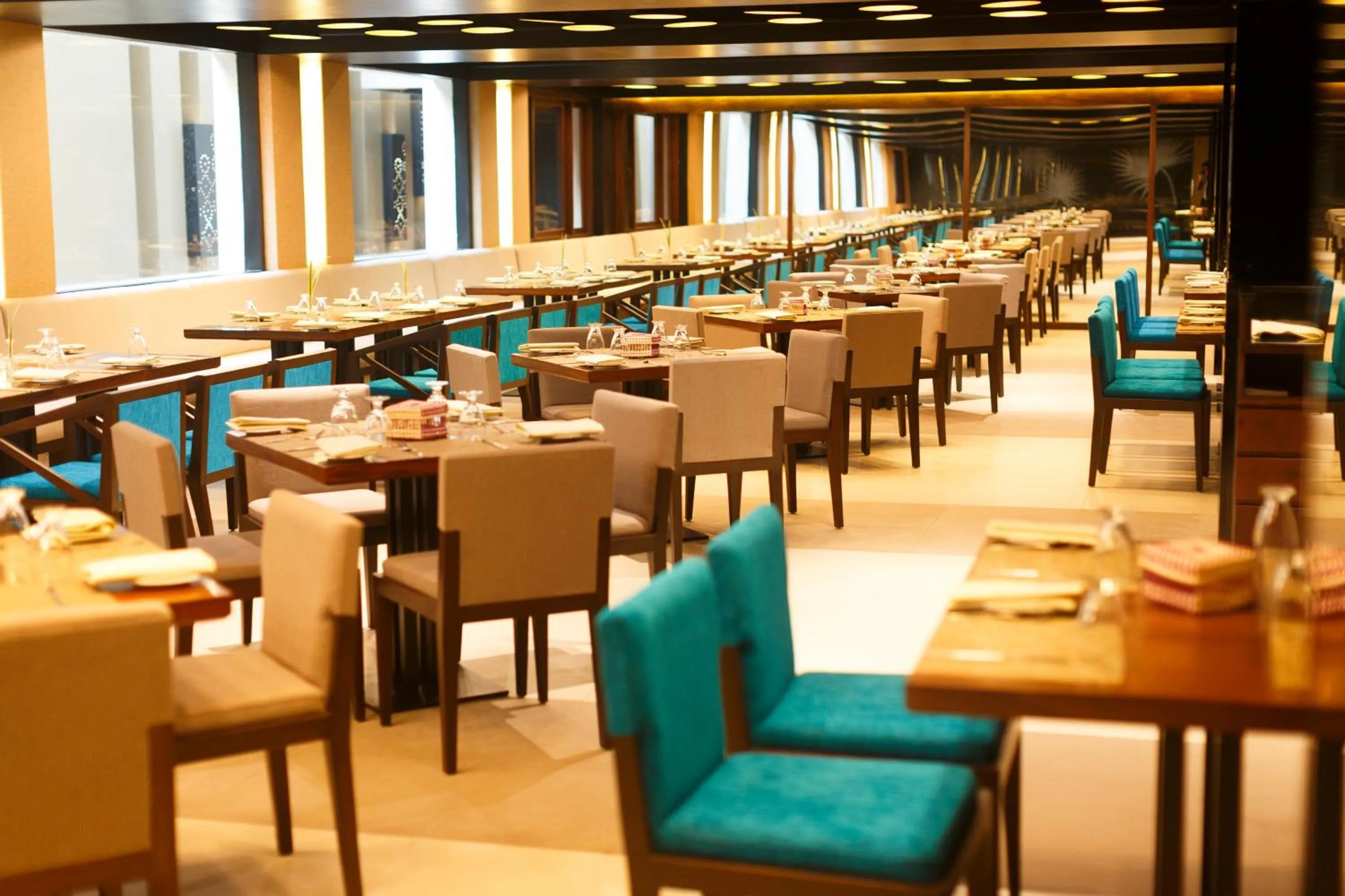 Restaurant/places to eat in Renuka City Hotel