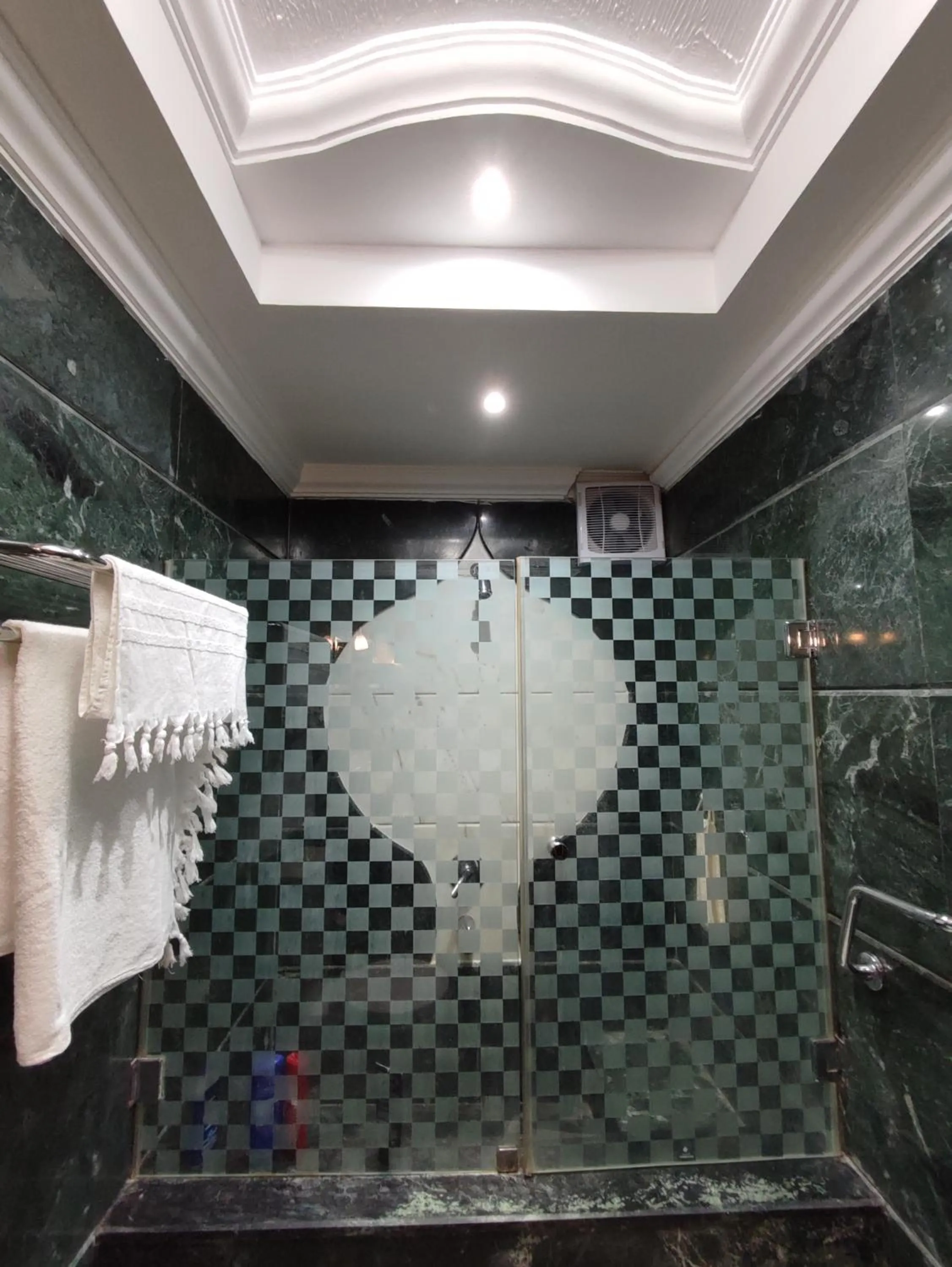 Bathroom in Villa Rayan