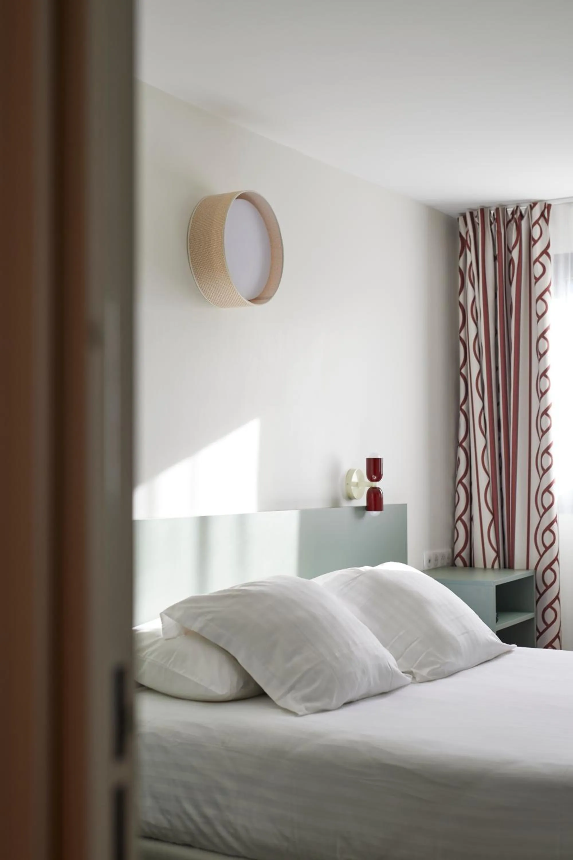 Bed in Hotel-Restaurant Isidore Nice Ouest