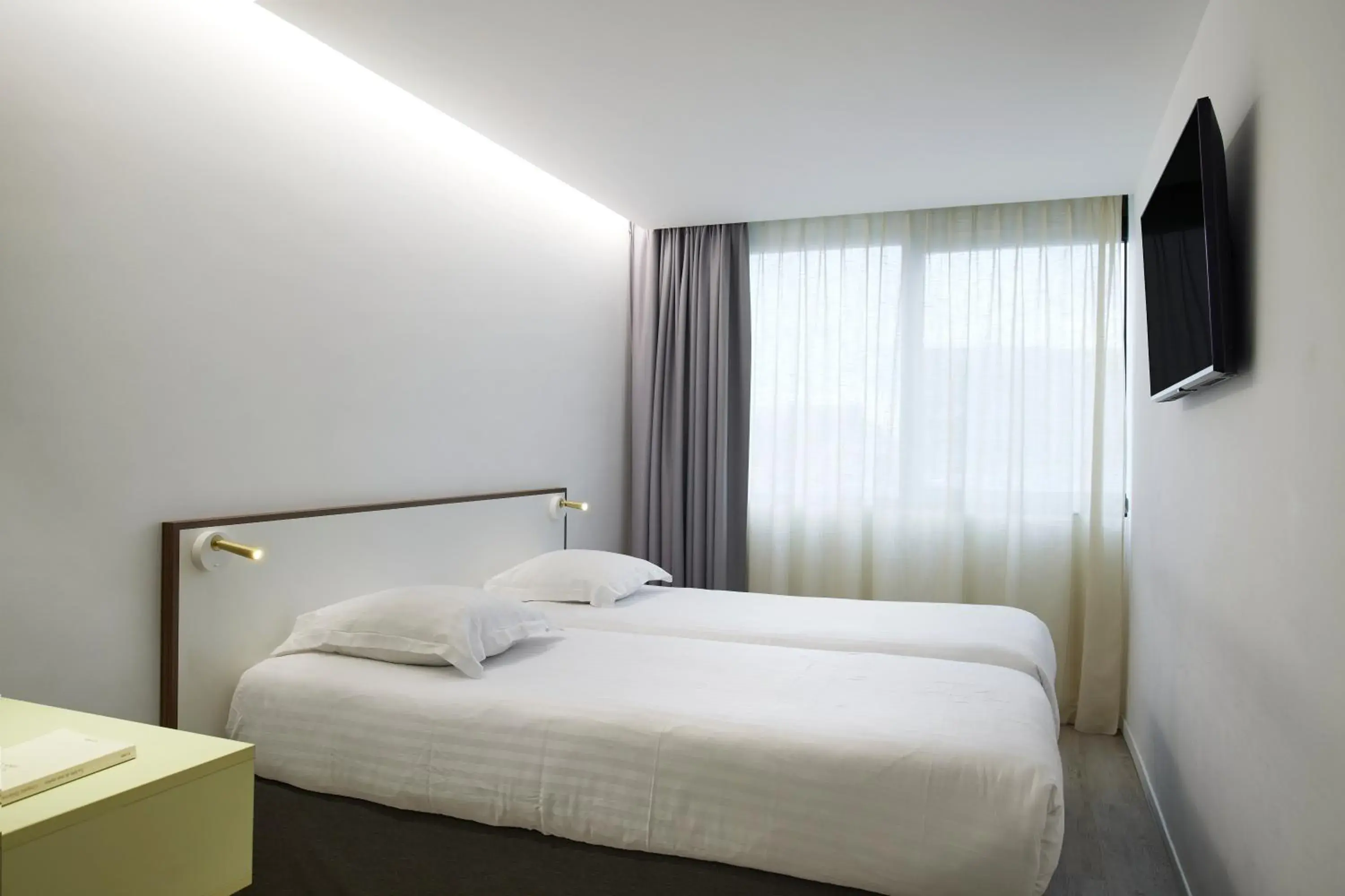 Photo of the whole room, Bed in Hotel-Restaurant Isidore Nice Ouest Photo of the whole room, Bed in Hotel-Restaurant Isidore Nice Ouest