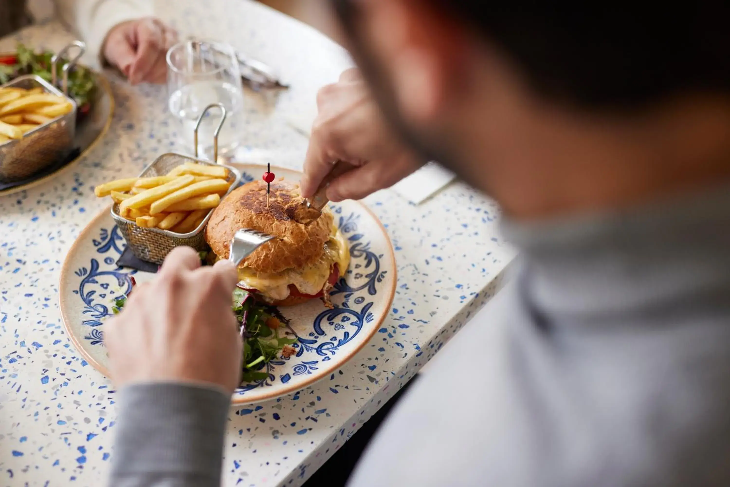 People in Hotel-Restaurant Isidore Nice Ouest People in Hotel-Restaurant Isidore Nice Ouest