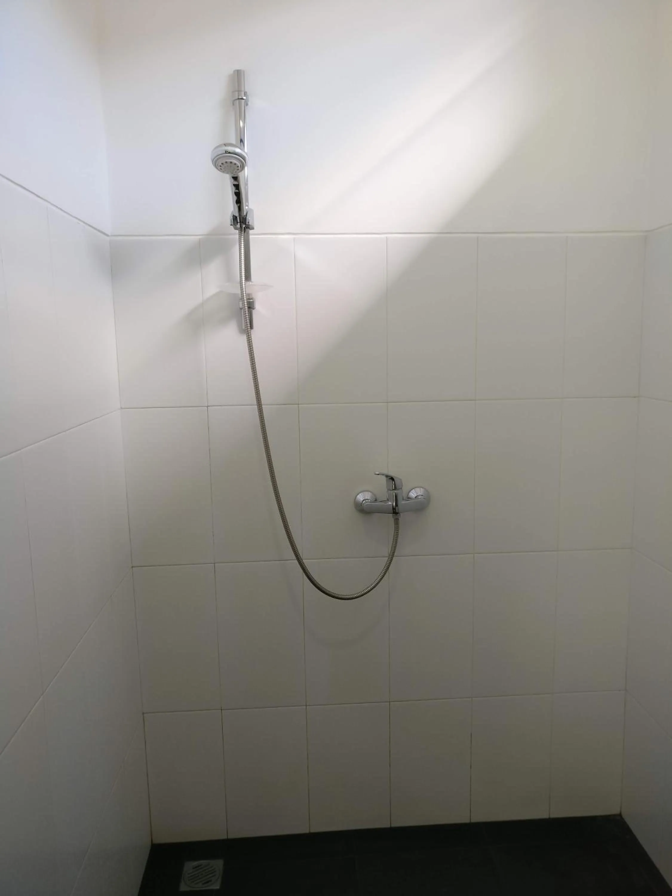 Shower in Dream Estate Resort