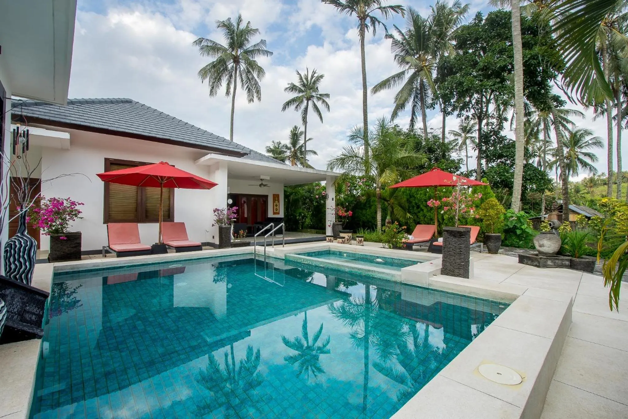 Pool view in Dream Estate Resort