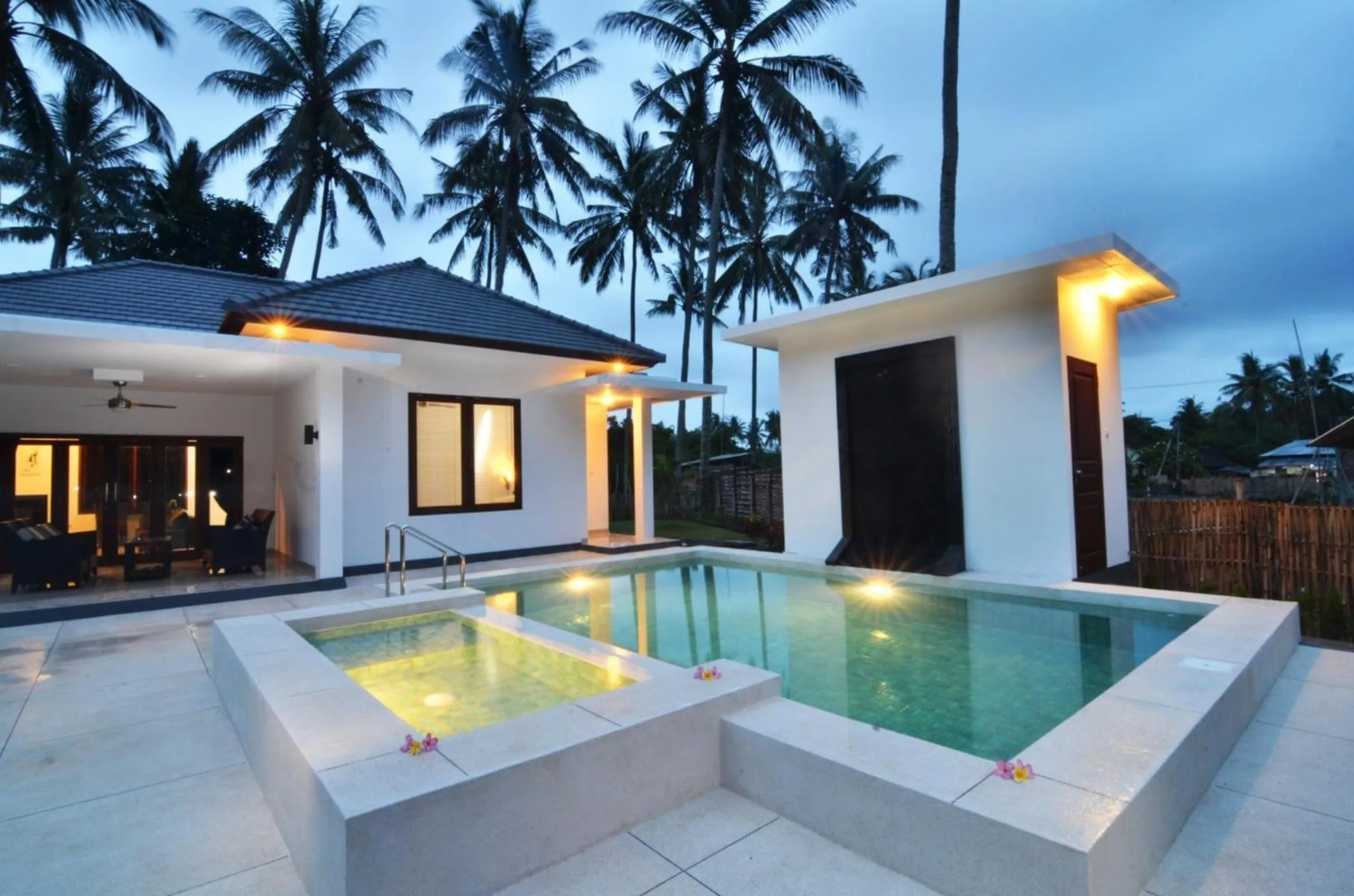 Swimming pool in Dream Estate Resort